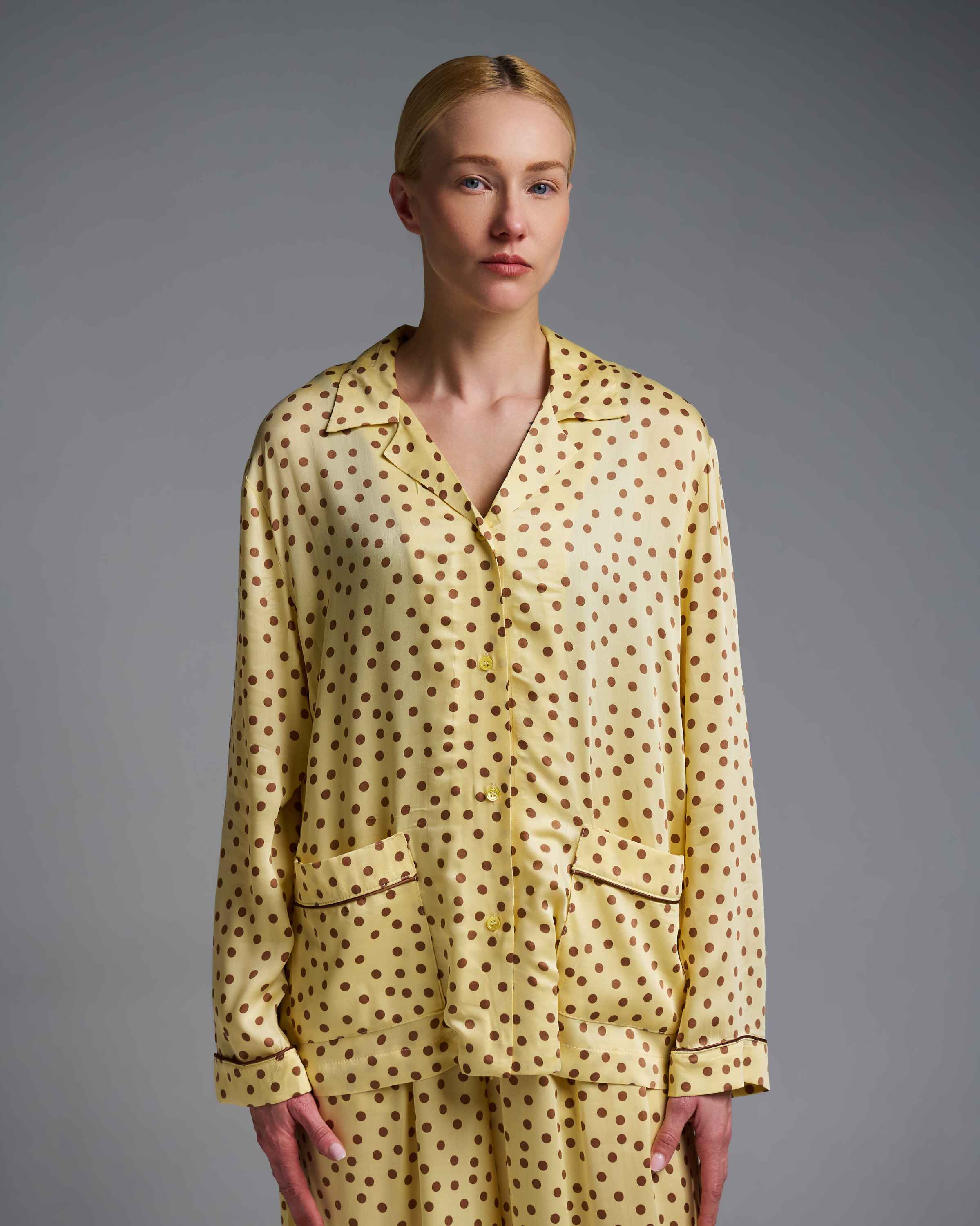 Κίτρινο-Σοκολά silky touch πουά Πουκάμισο με τσέπες μπροστά Vicolo - 0