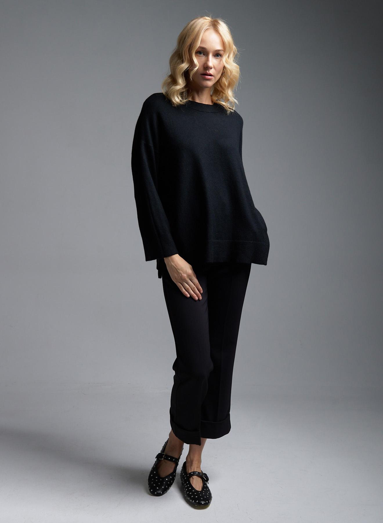 Black lose fit Sweater with round neckline Luxe - 2