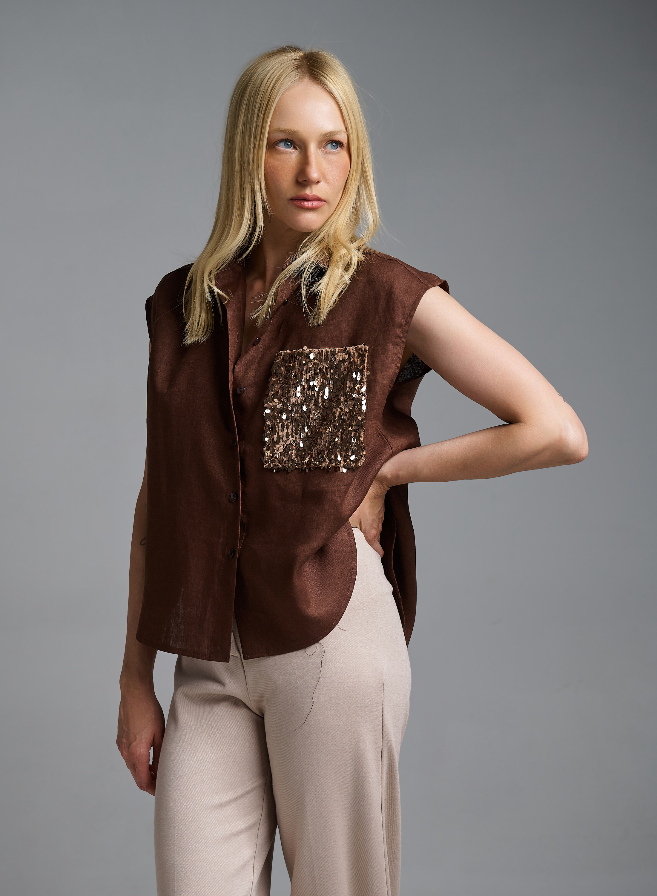 Chocolate sleeveless linen Shirt with sequins Tensione In - 3