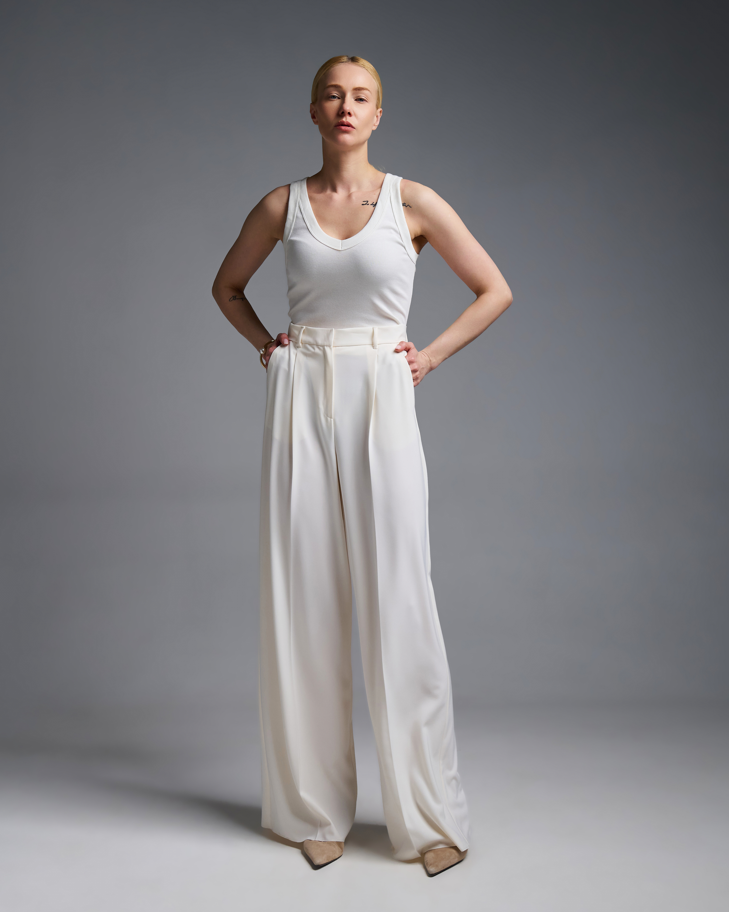 Εκρού wide legs Παντελόνι με πιέτες Emme Marella - 0