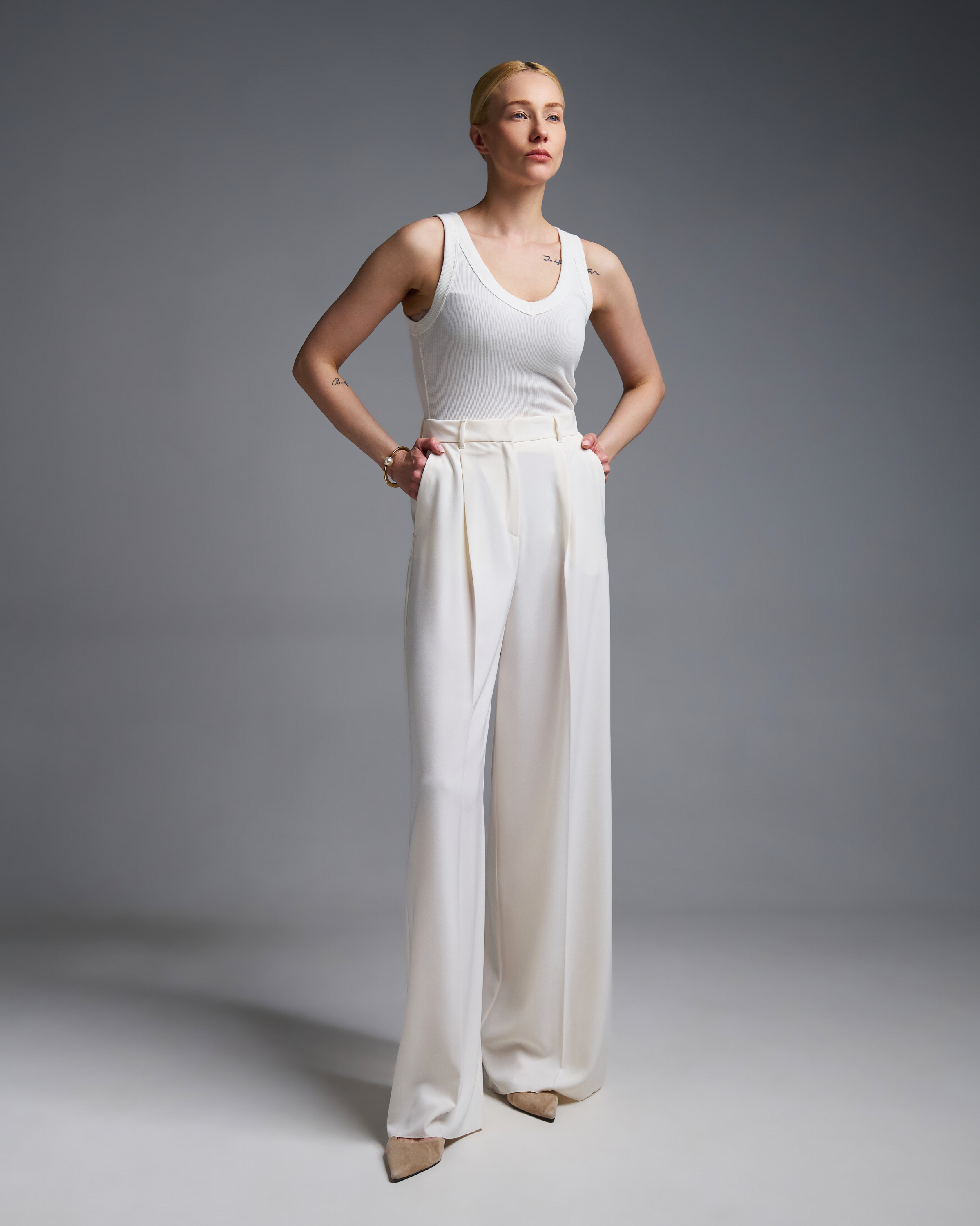 Εκρού wide legs Παντελόνι με πιέτες Emme Marella - 1