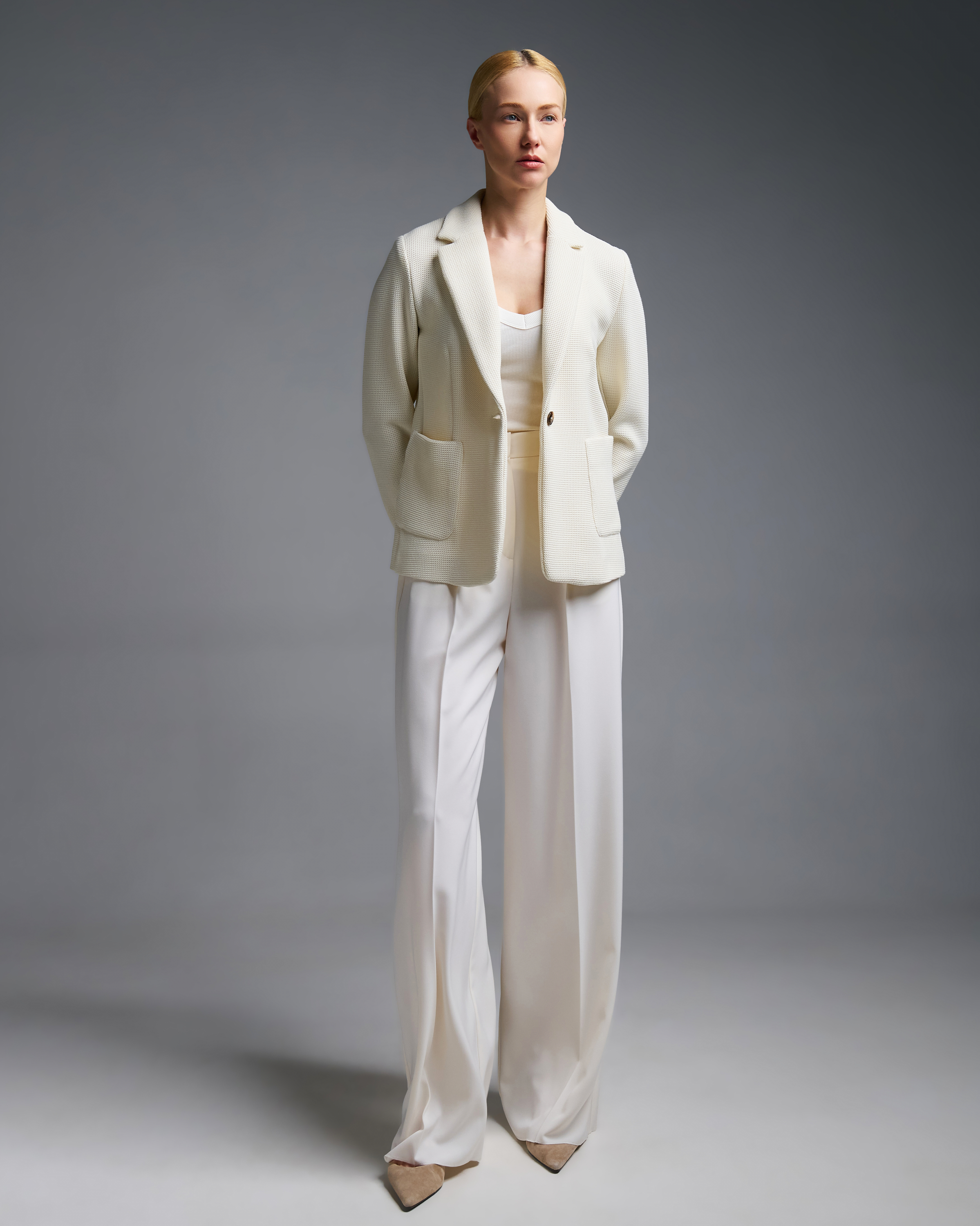 Ecru single buttoned Jacket with patch pockets Emme Marella - 2