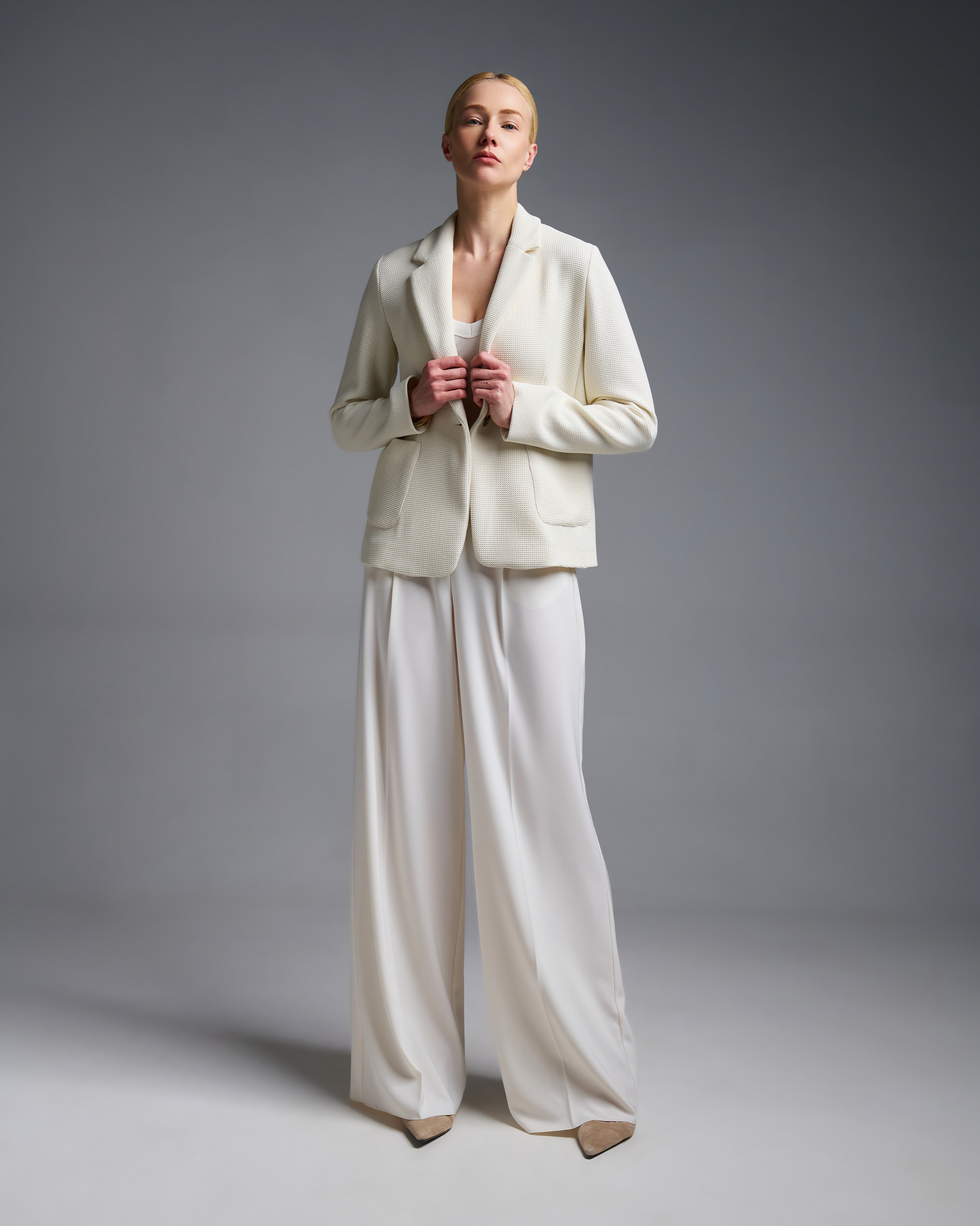 Ecru single buttoned Jacket with patch pockets Emme Marella - 3