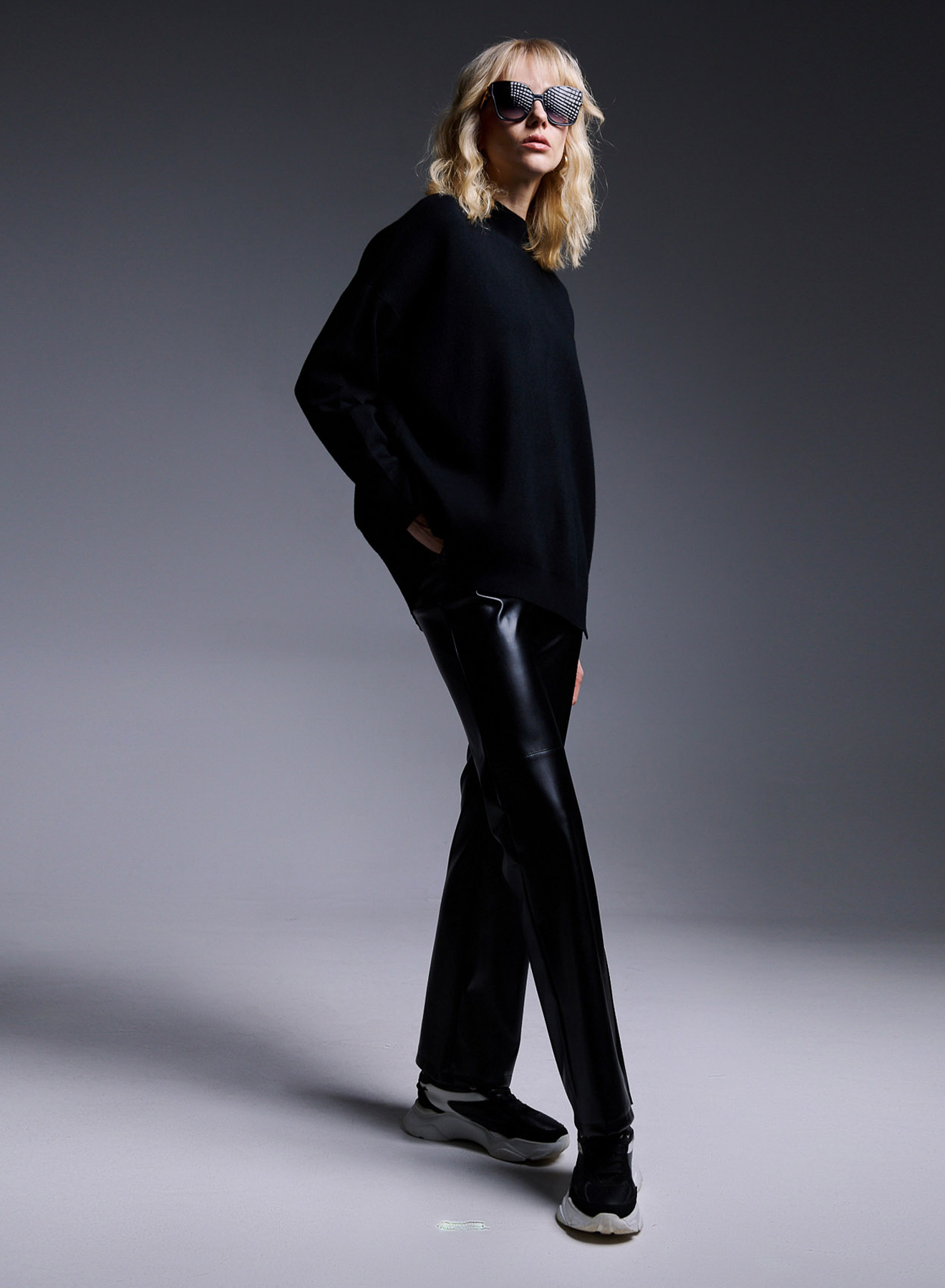 Eco leather straight fitted trousers with belt - 3
