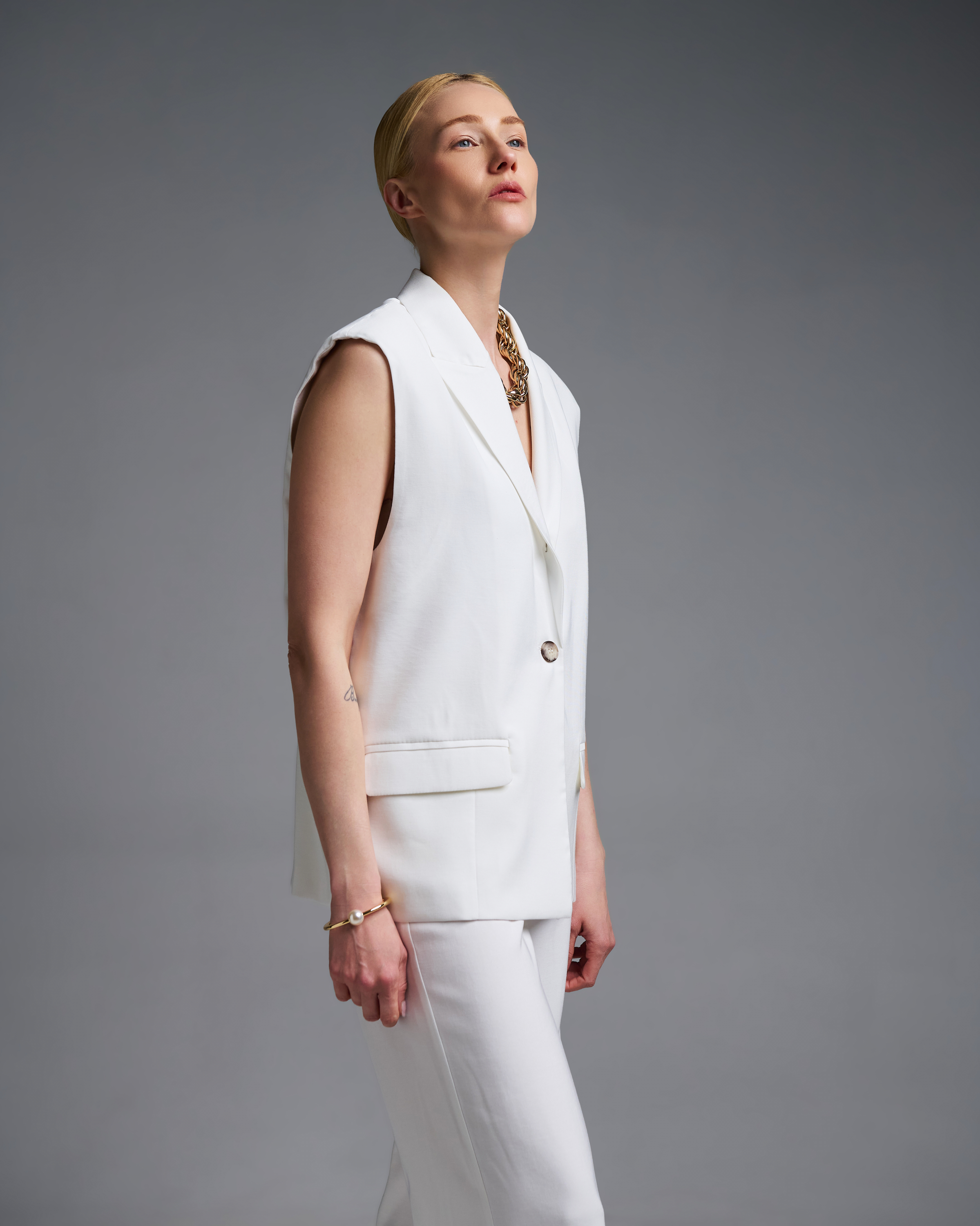 Λευκό μακρύ Γιλέκο με γιακά και με ένα κουμπί Vicolo - 1