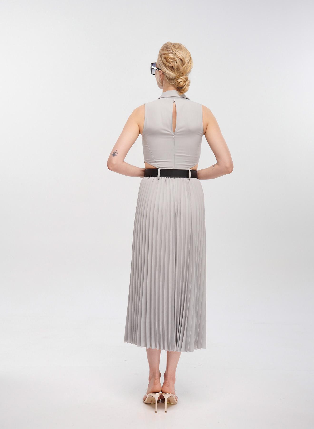 Grey long sleeveless Dress with side cuts, pleated skirt, Belt, buttons and shirt collar Vicolo - 5