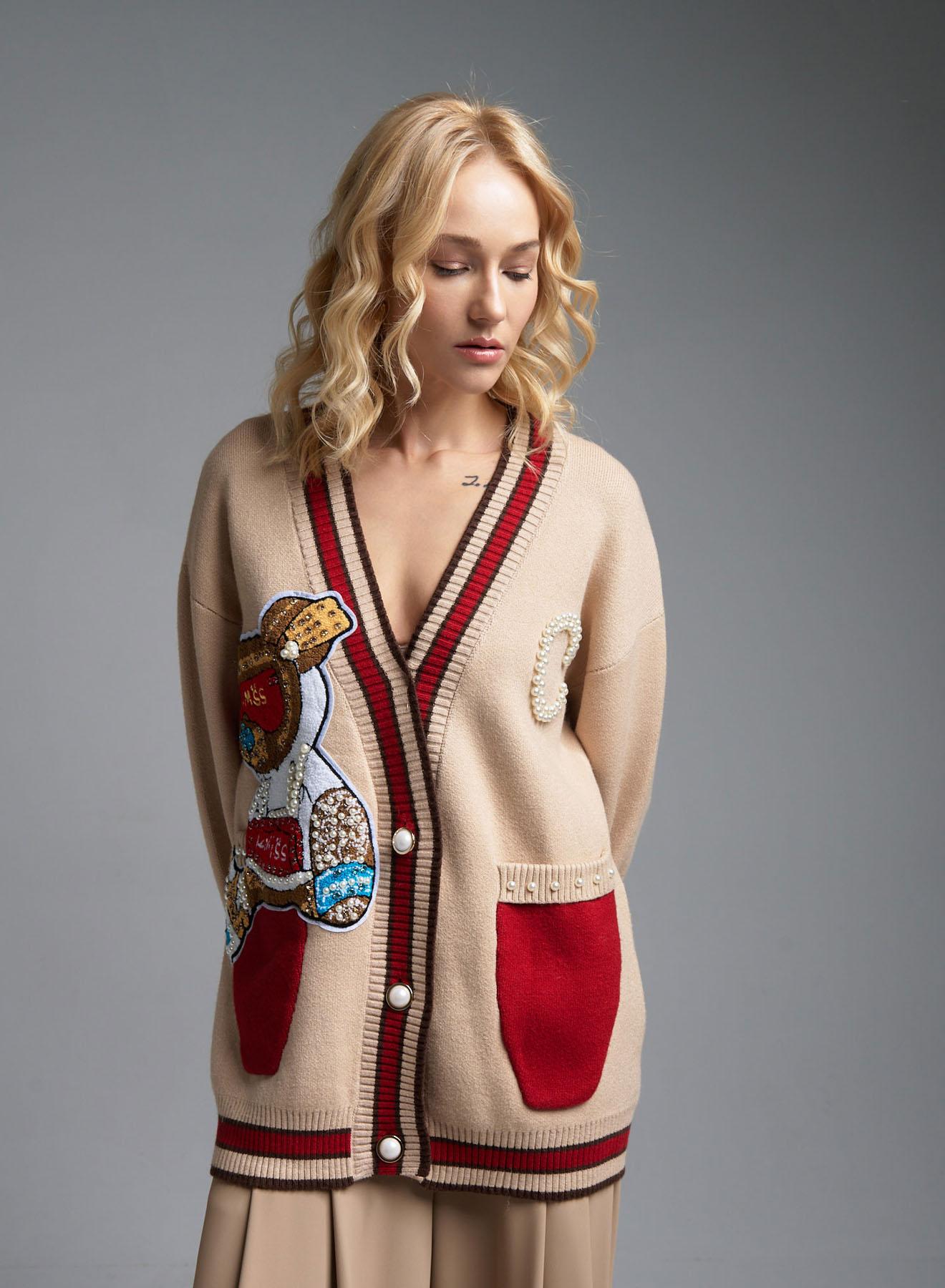 Camel-Red knitted Cardigan with pockets, V neckline and with decorative pearls De Royal - 4