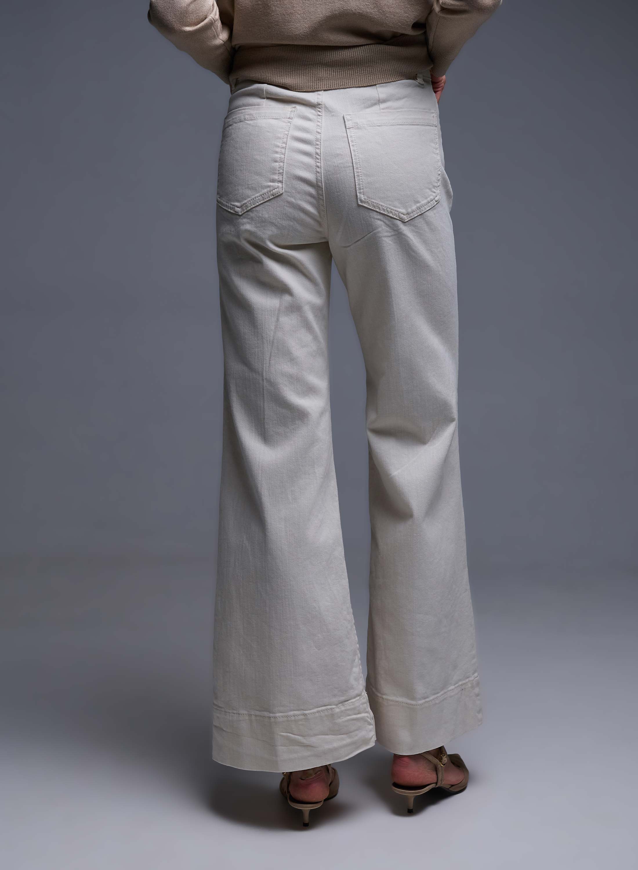 Off White Παντελόνι καμπάνα με τσέπες μπροστά Emme Marella - 2
