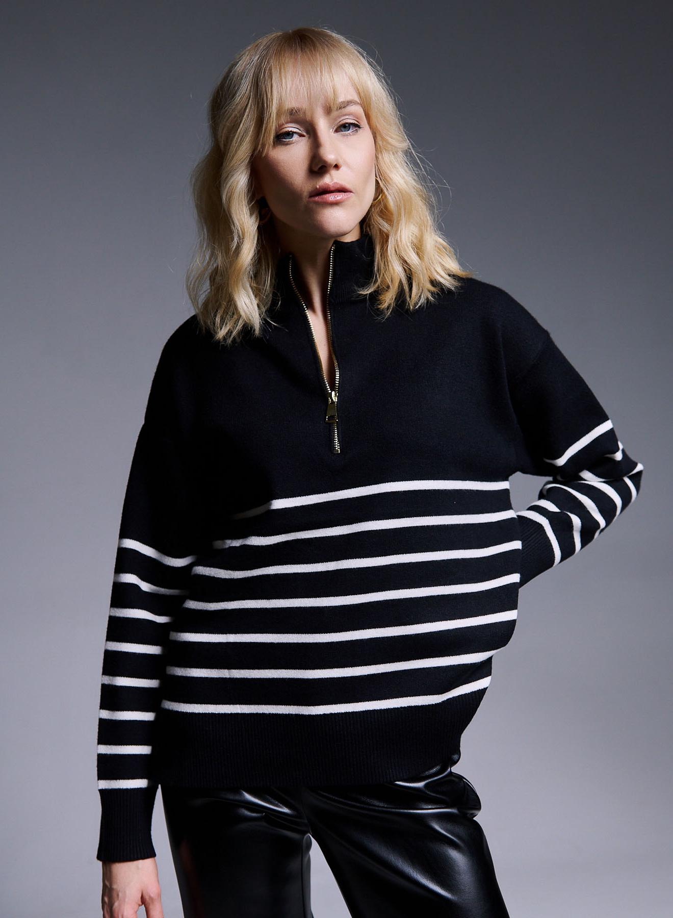 Half-turtleneck knit blouse with stripes and gold zipper - 1