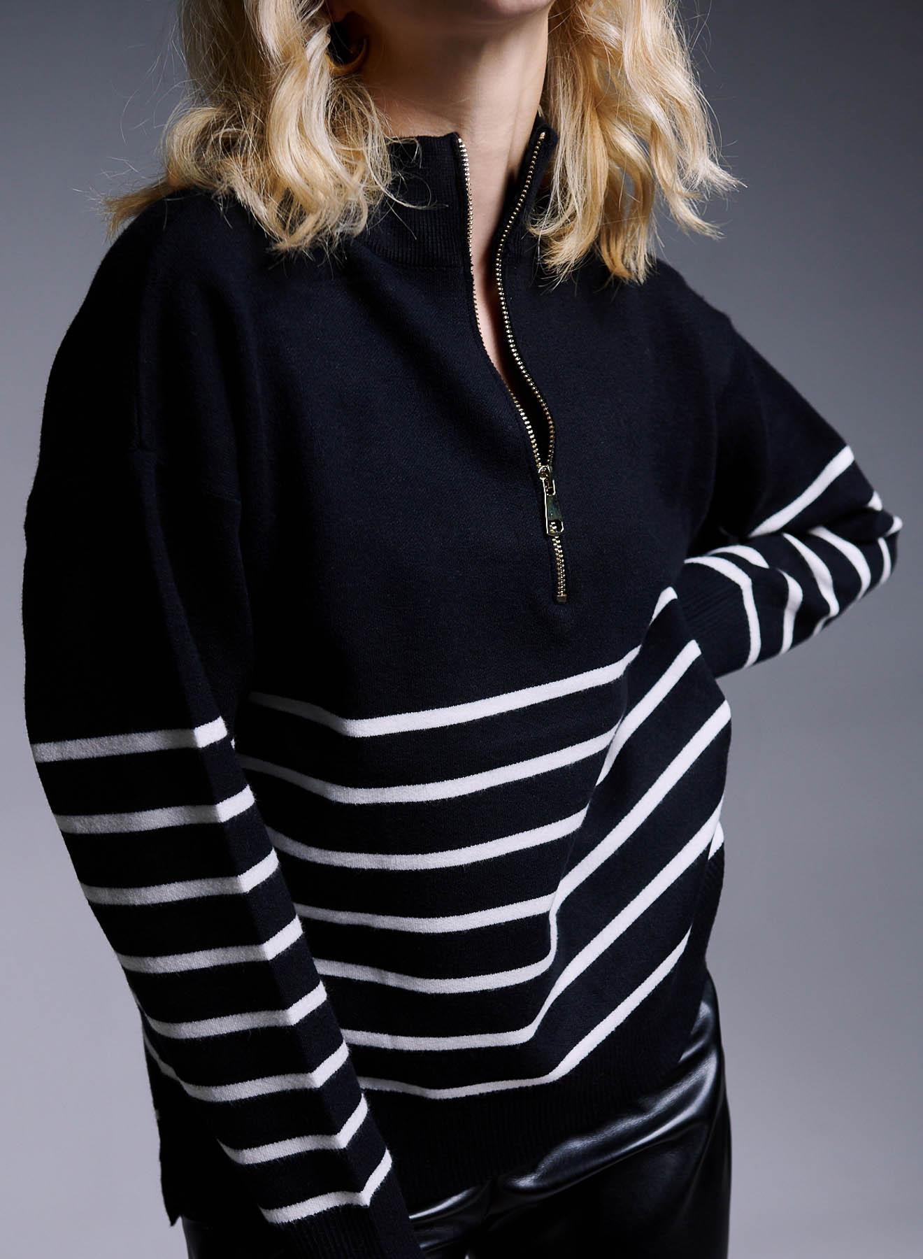 Half-turtleneck knit blouse with stripes and gold zipper - 2