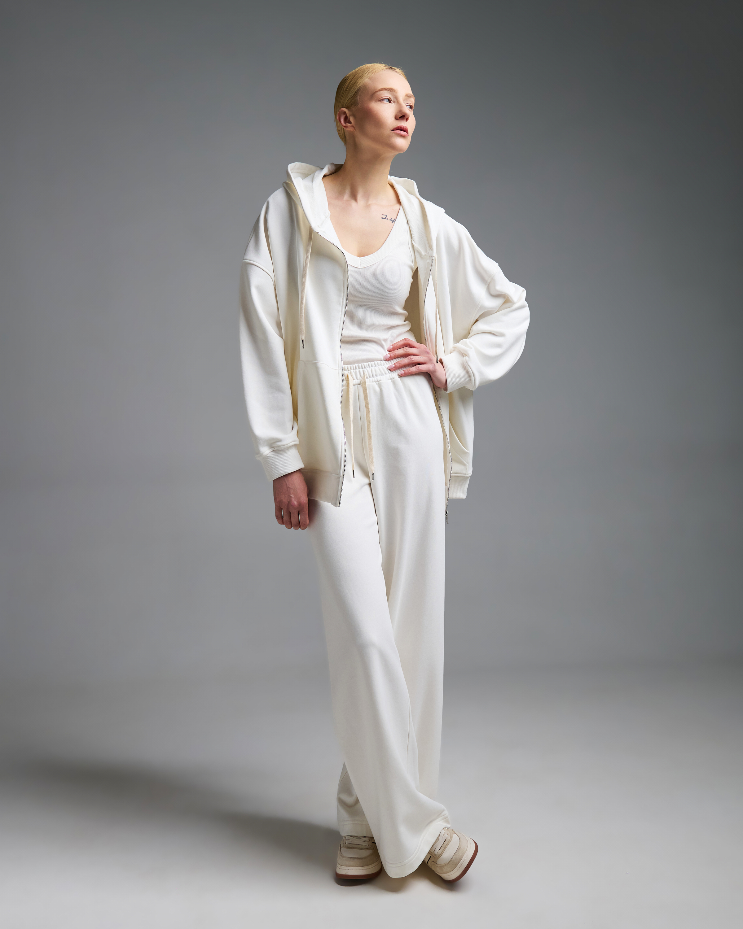 White straight fit Sweatpants Vicolo - 0