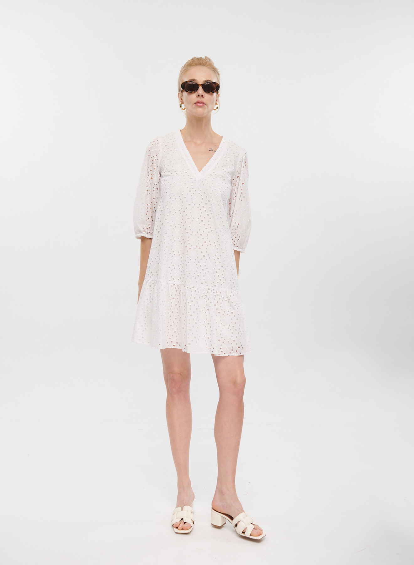 White Broderie dress with V-neck and three quarters sleeves Emme Marella - 0