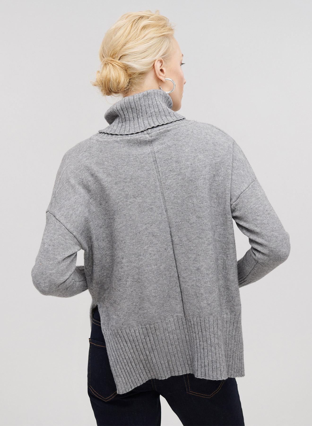 Turtleneck knit blouse with side slits - 4