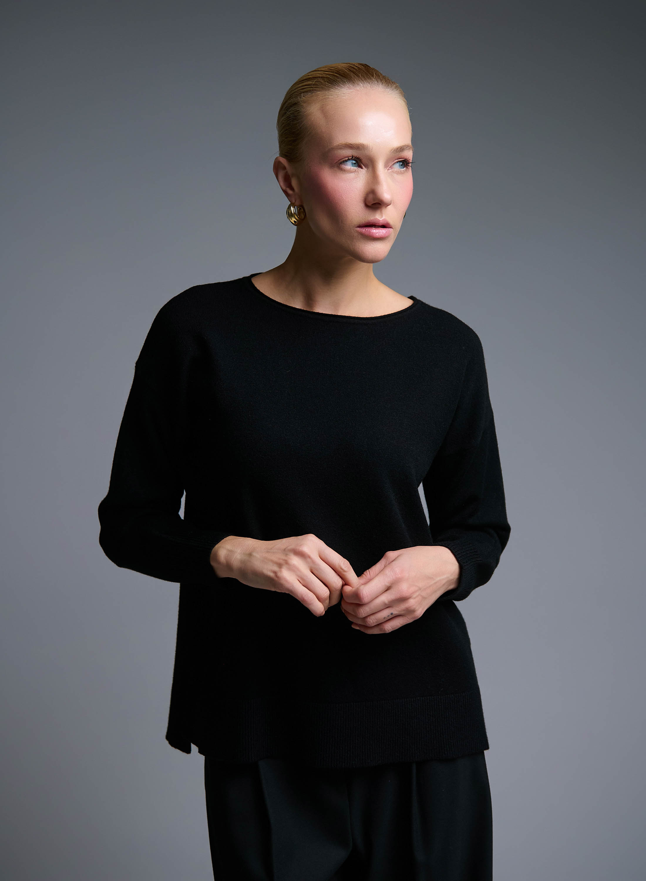 Μαύρο Πουλόβερ με ανοίγματα στο πλάι La Liberta - 0