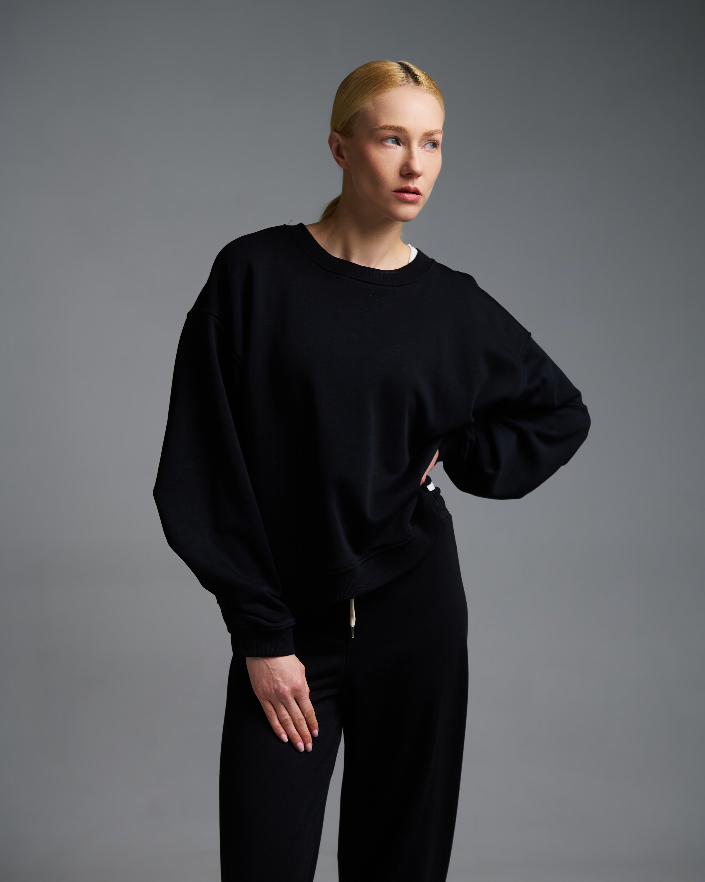 Μαύρη loose fit Μπλούζα Φούτερ με πιέτες στον αγκώνα Vicolo - 0