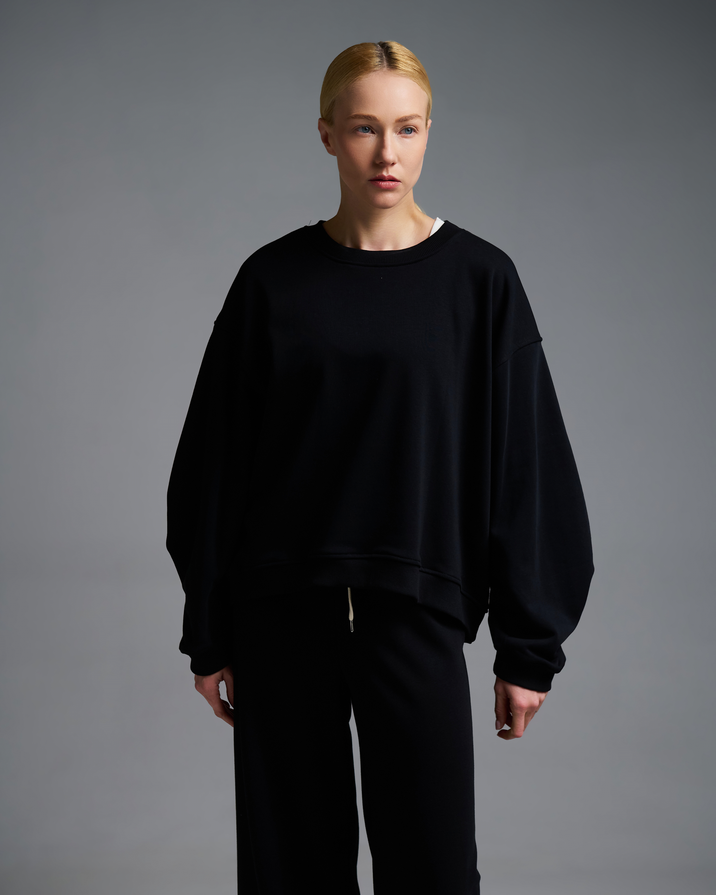 Μαύρη loose fit Μπλούζα Φούτερ με πιέτες στον αγκώνα Vicolo - 1