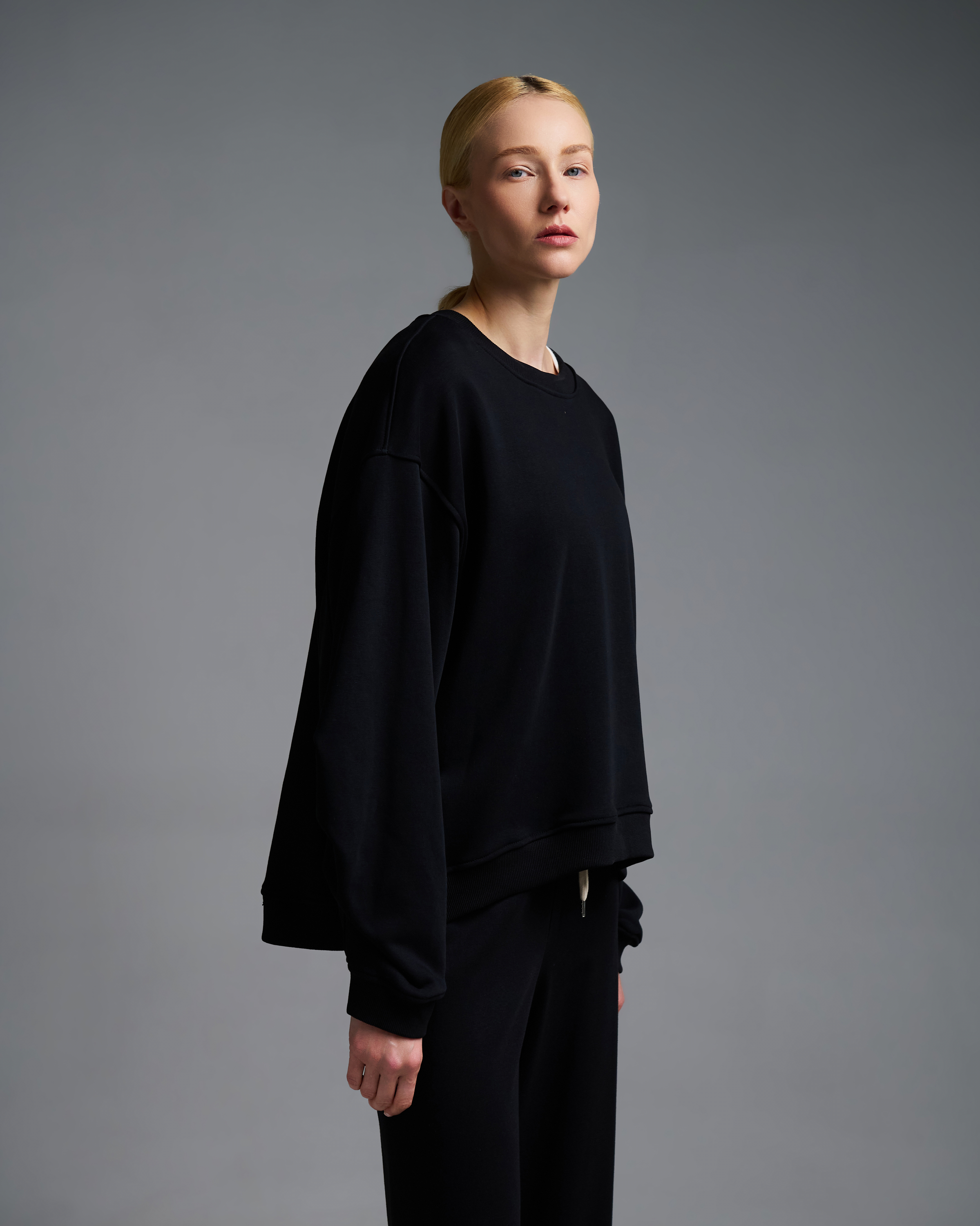 Μαύρη loose fit Μπλούζα Φούτερ με πιέτες στον αγκώνα Vicolo - 2