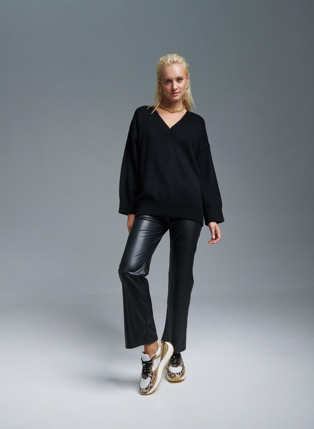 Black Sweater with V neckline Lara - 2