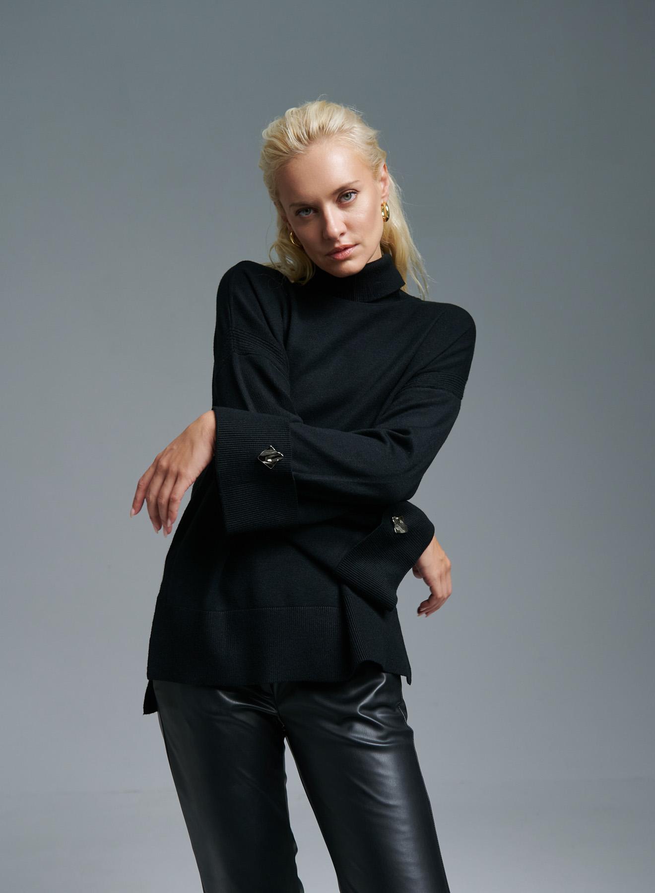 Black turtleneck Sweater with long sleeves with turn ups Lara - 2