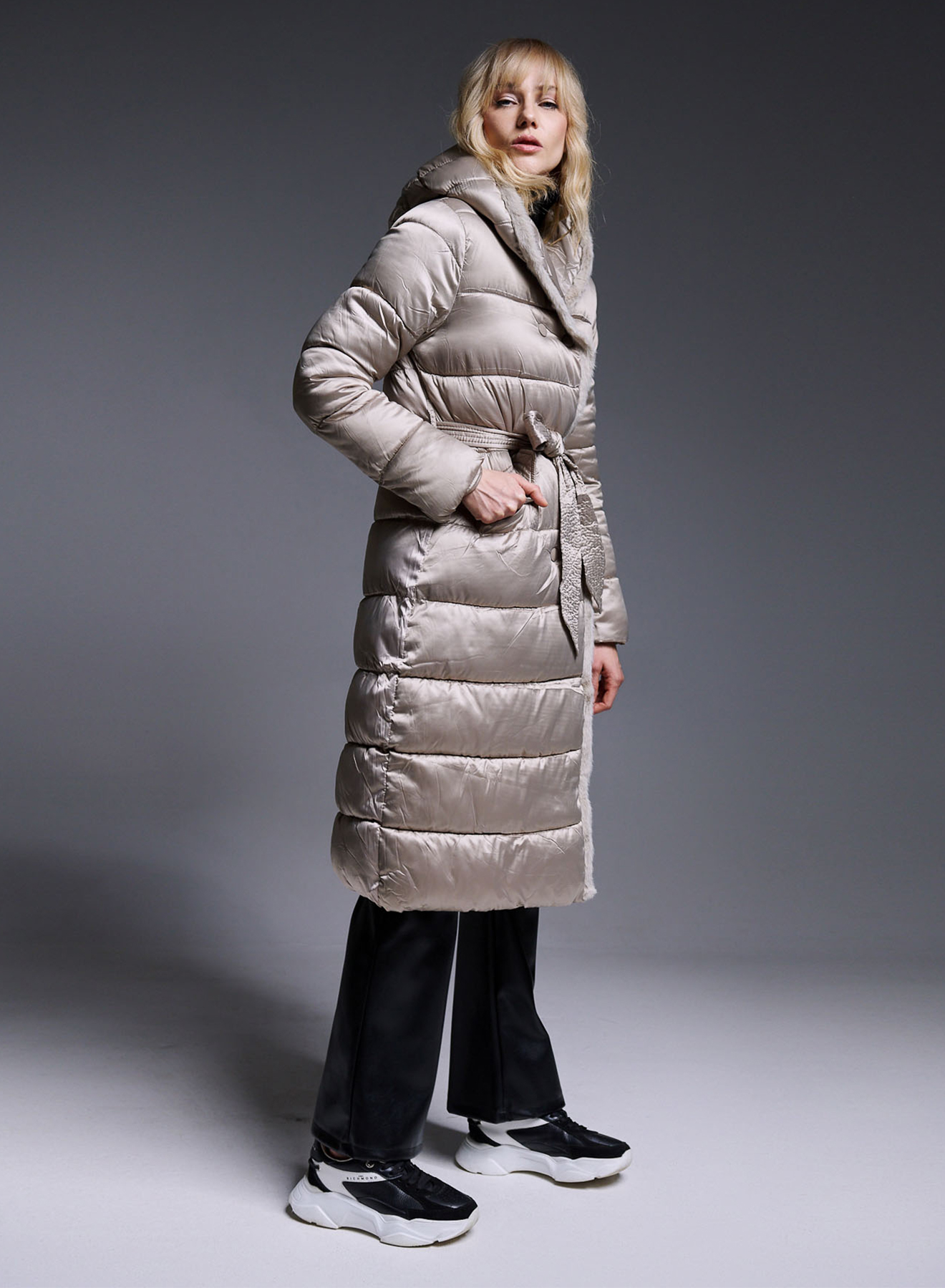 Double-breasted Puffer Jacket with hood and belt - 1