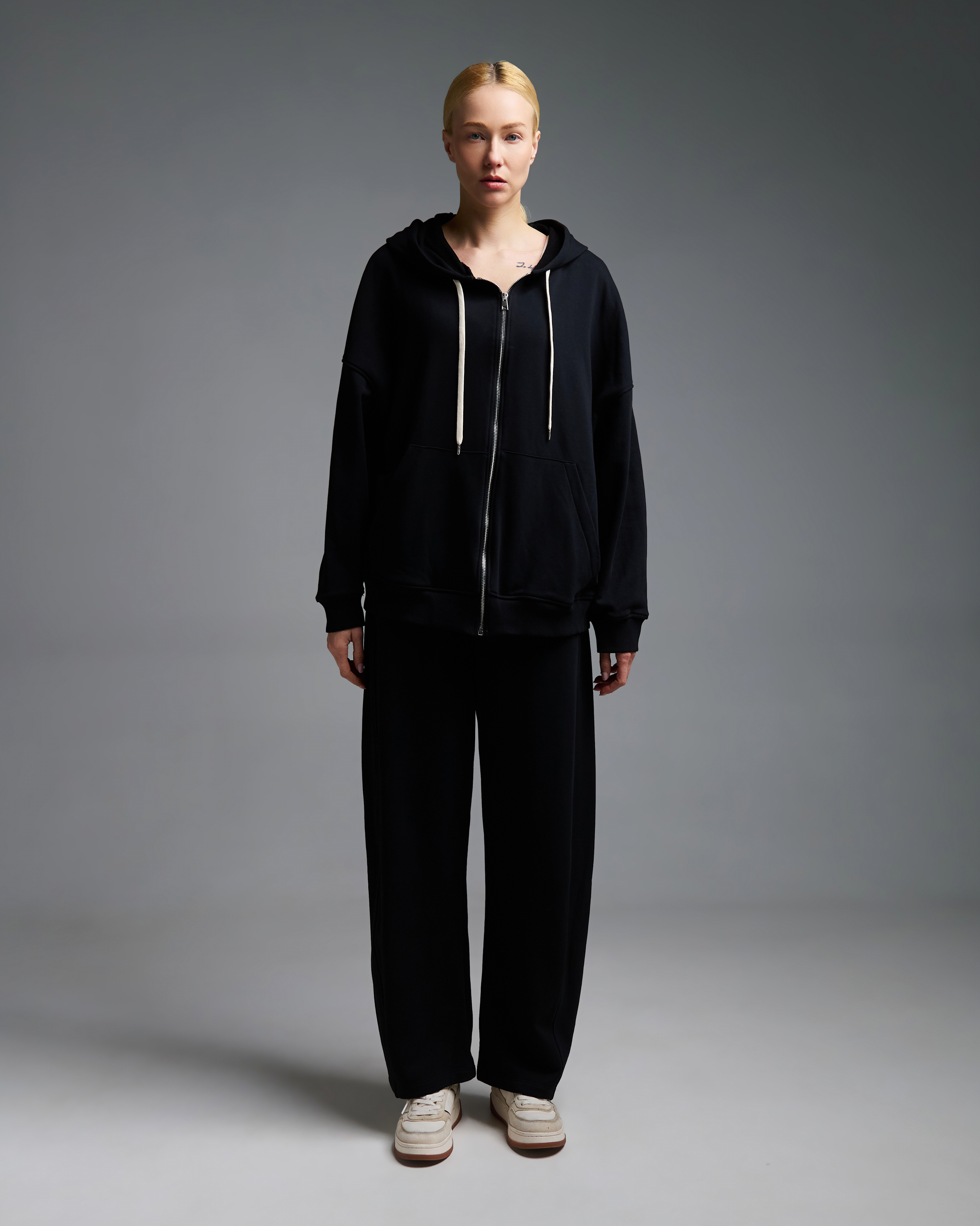 Μαύρη Φούτερ Ζακέτα με φερμουάρ και με κουκούλα Vicolo - 2