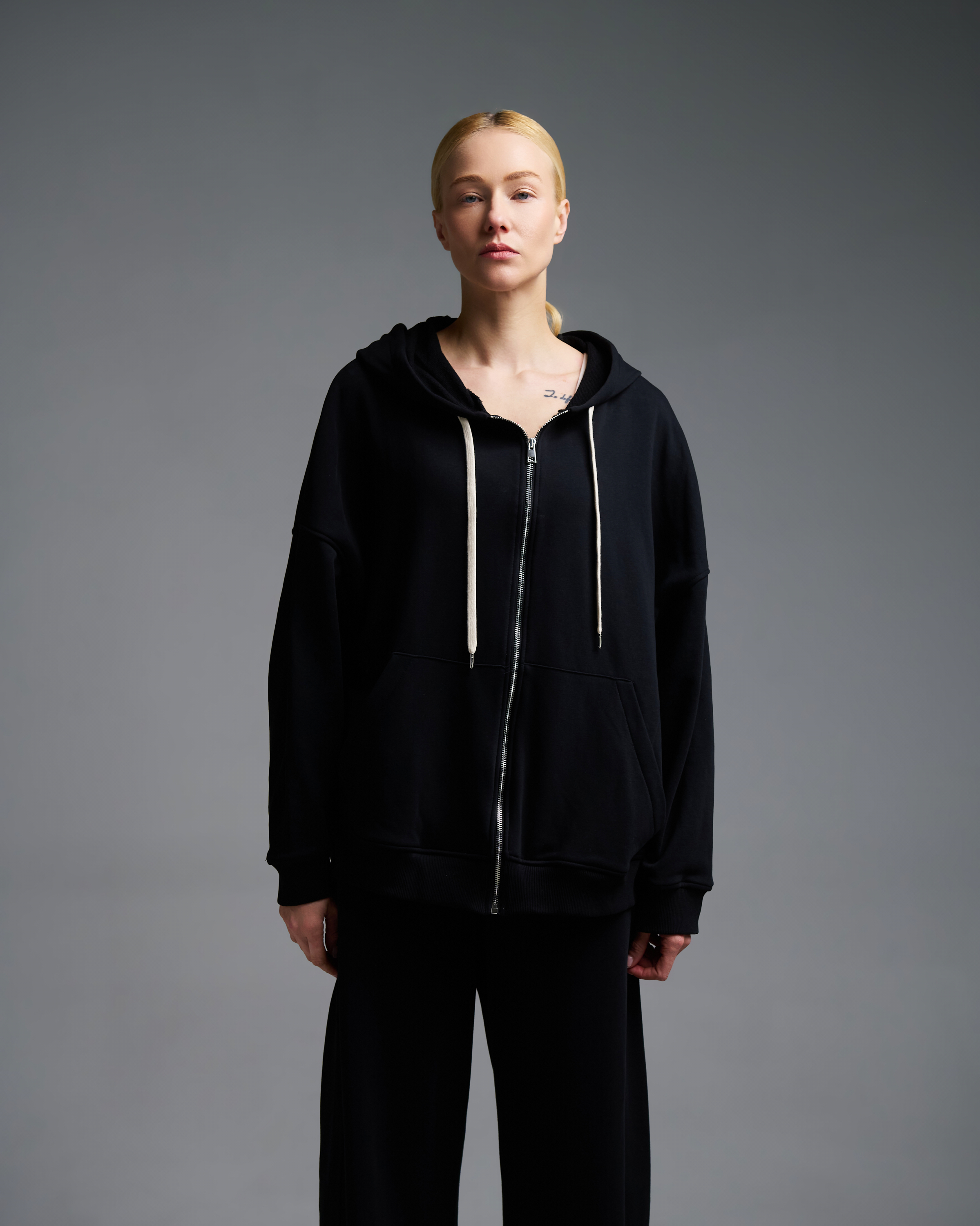 Μαύρη Φούτερ Ζακέτα με φερμουάρ και με κουκούλα Vicolo - 0