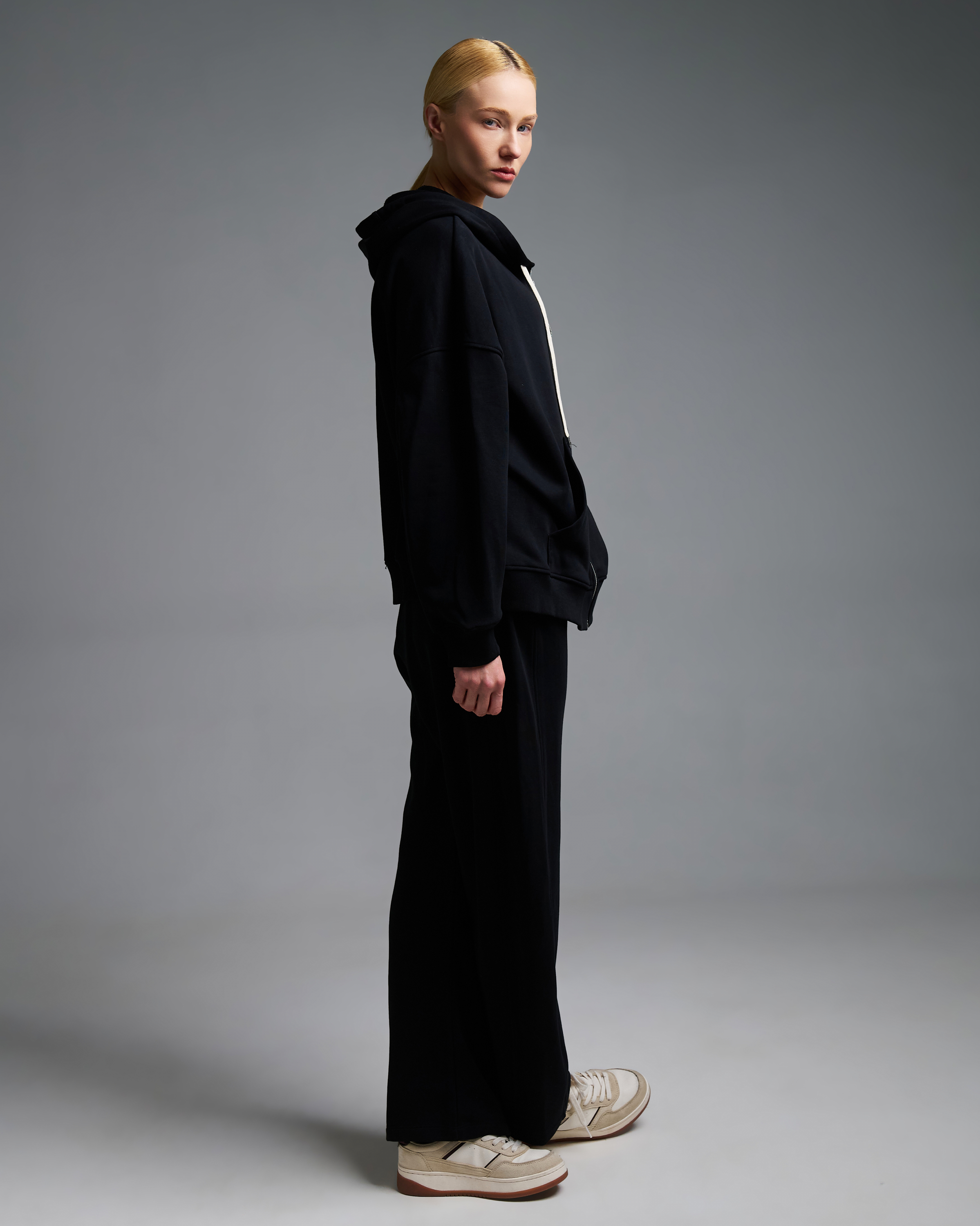 Μαύρη Φούτερ Ζακέτα με φερμουάρ και με κουκούλα Vicolo - 3