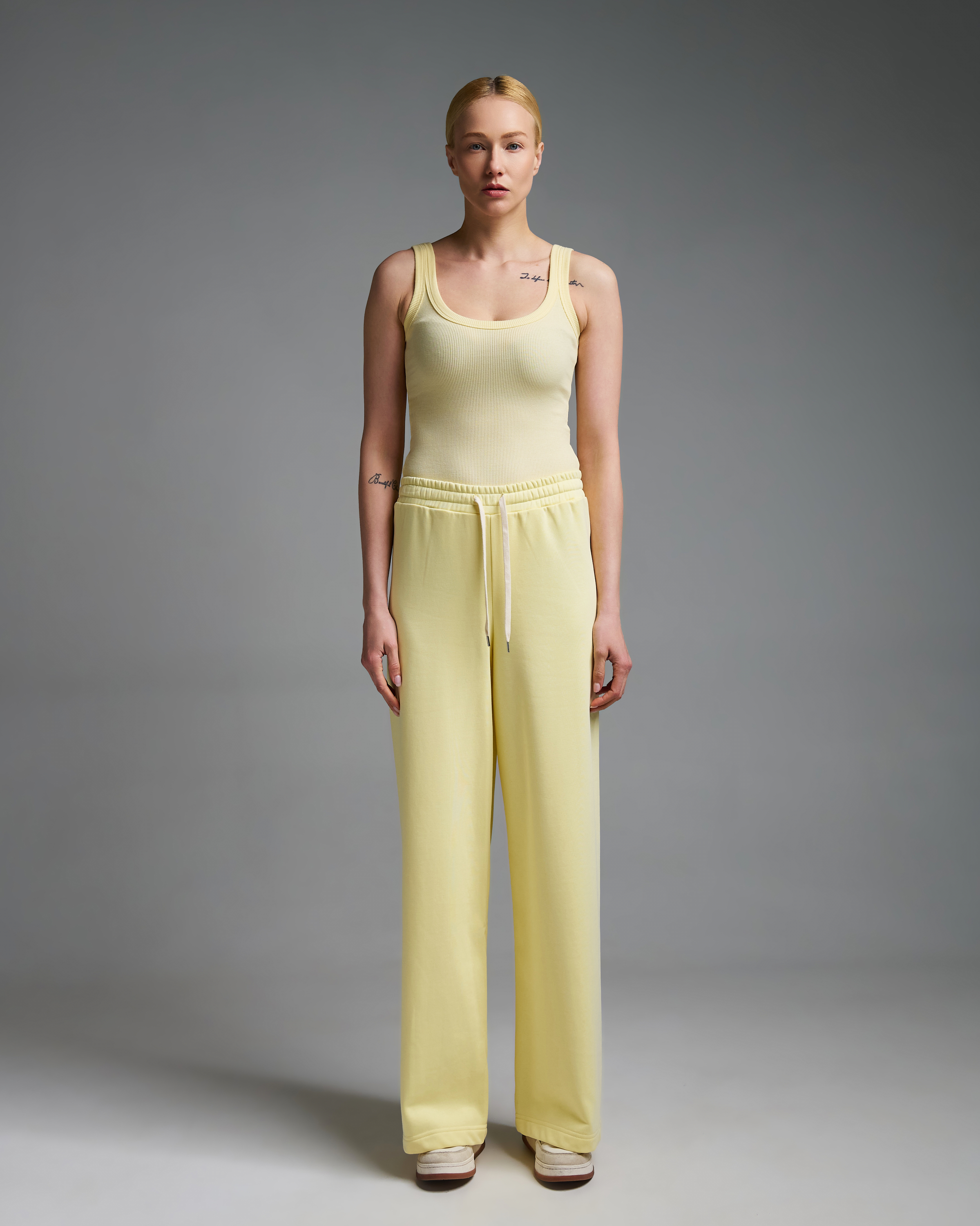 Yellow straight fit Sweatpants Vicolo - 0