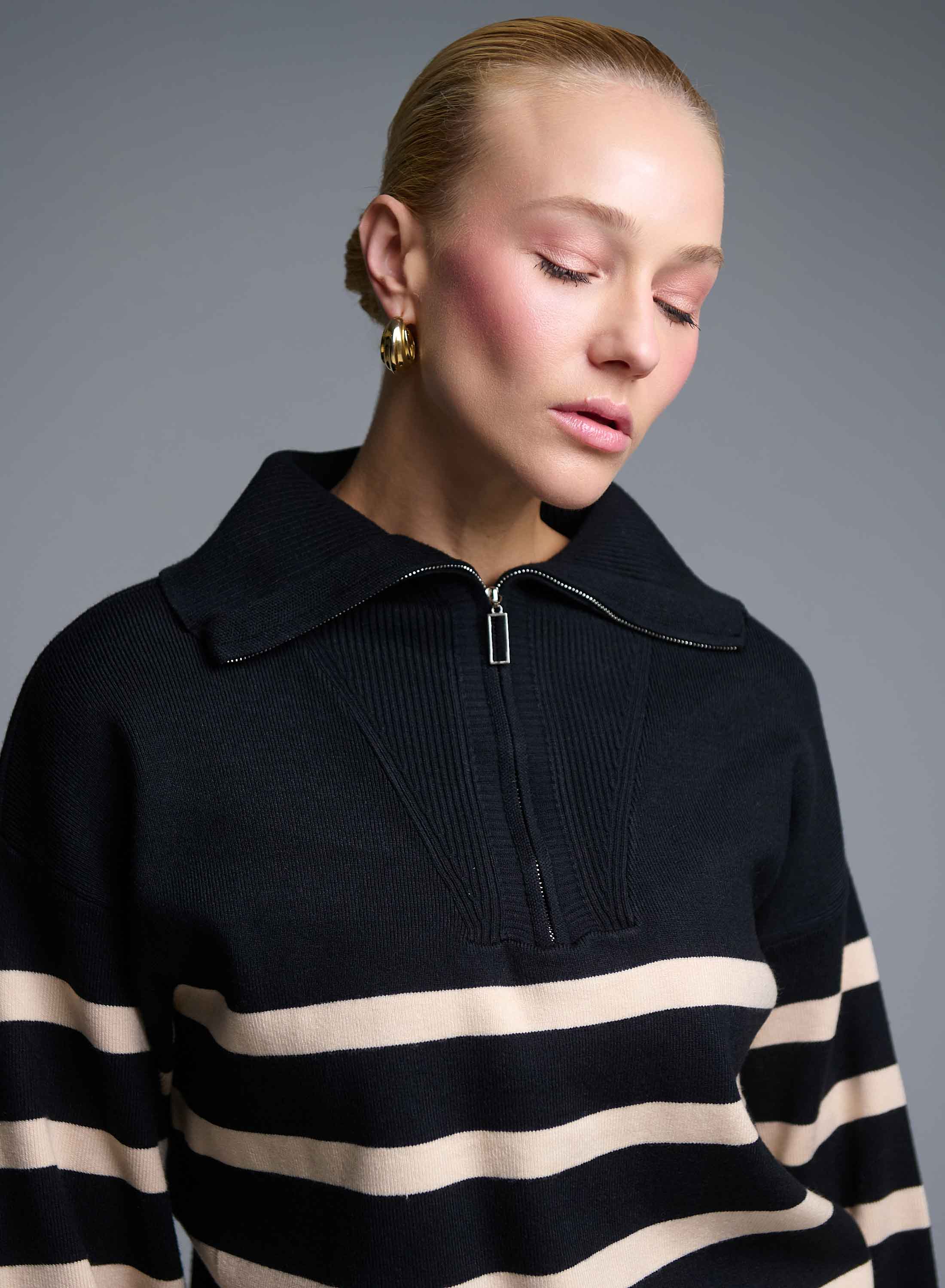 Μαύρο-Κάμελ Πουλόβερ με ρίγες και με γιακά με φερμουάρ Valentina Milano - 3