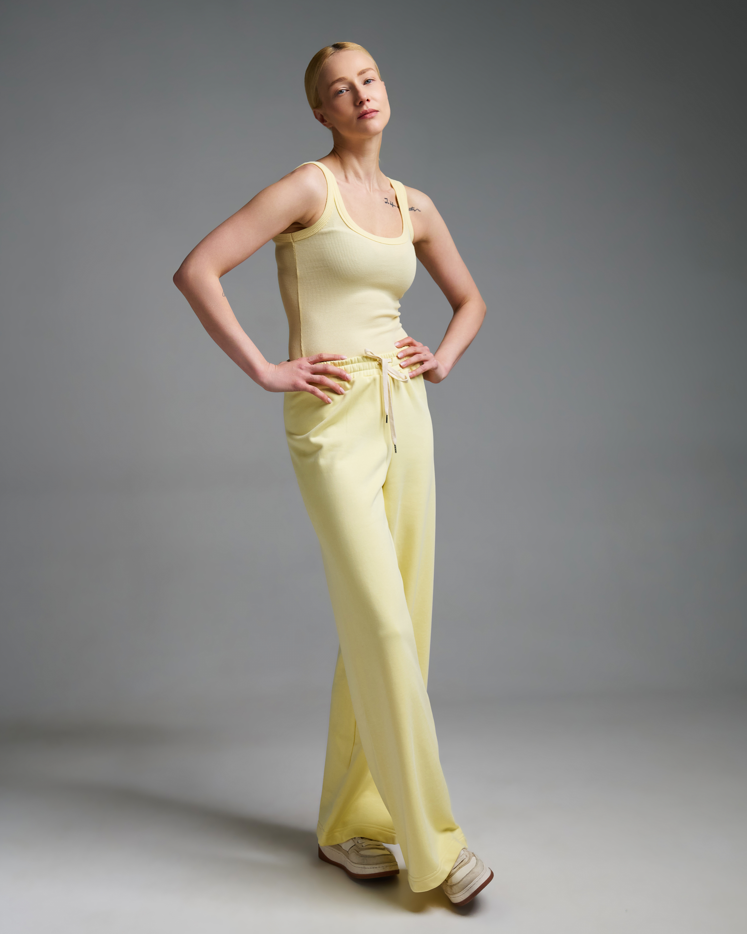 Yellow straight fit Sweatpants Vicolo - 2