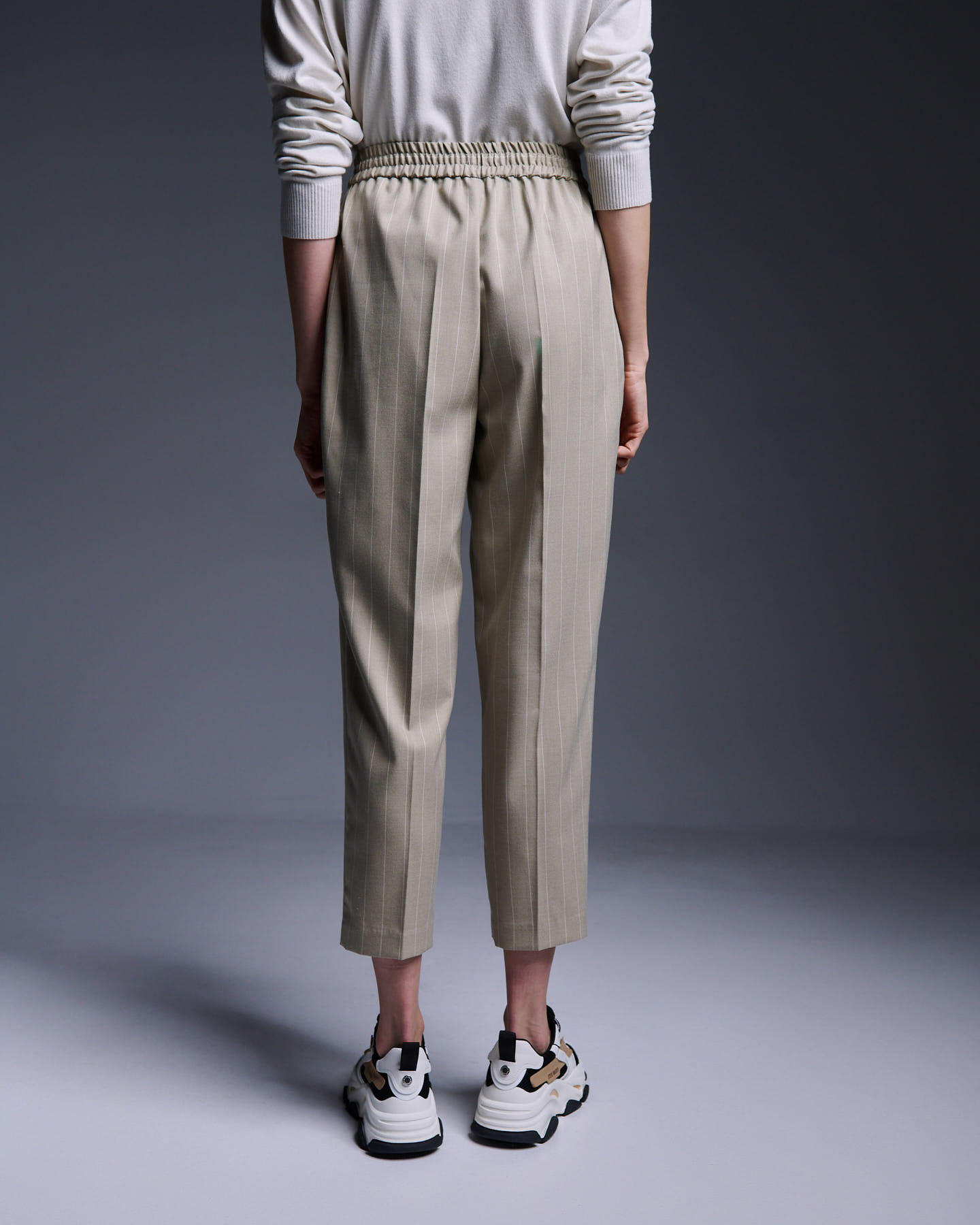 Pants with stripes and rubber waistband - 3
