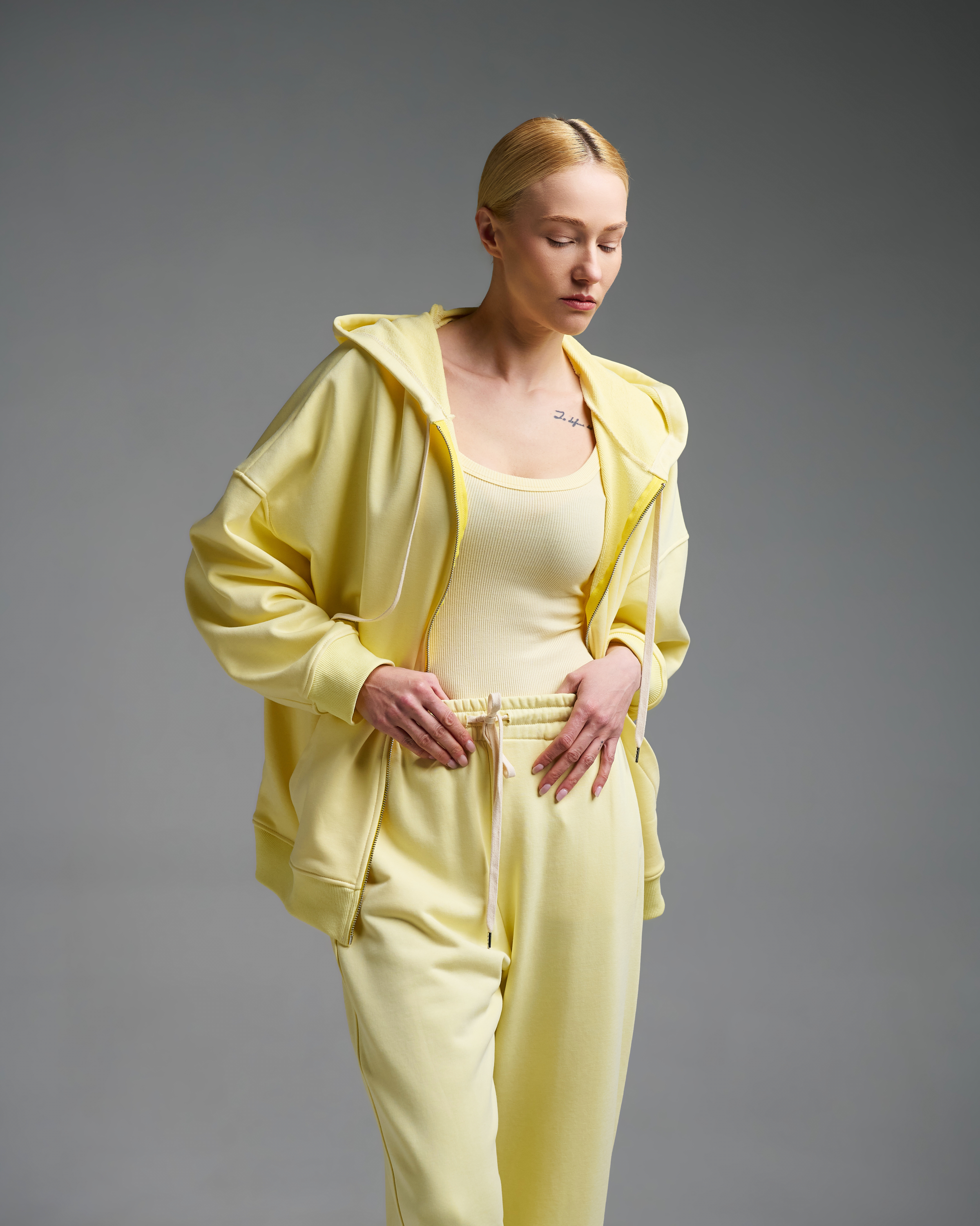 Yellow hooded Cardigan Sweatshirt with zipper Vicolo - 5