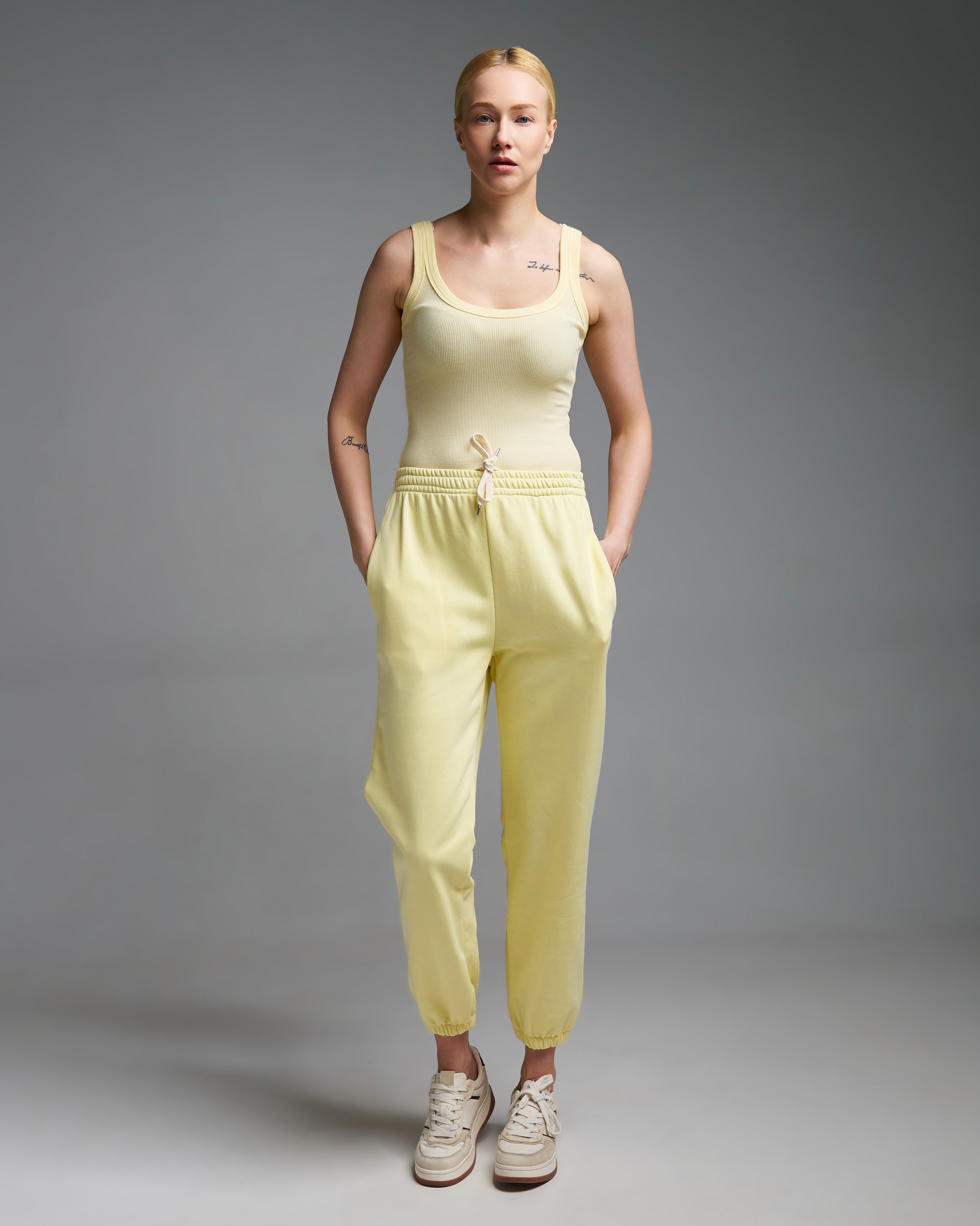 Yellow Sweatpants with elasticated hem Vicolo - 0