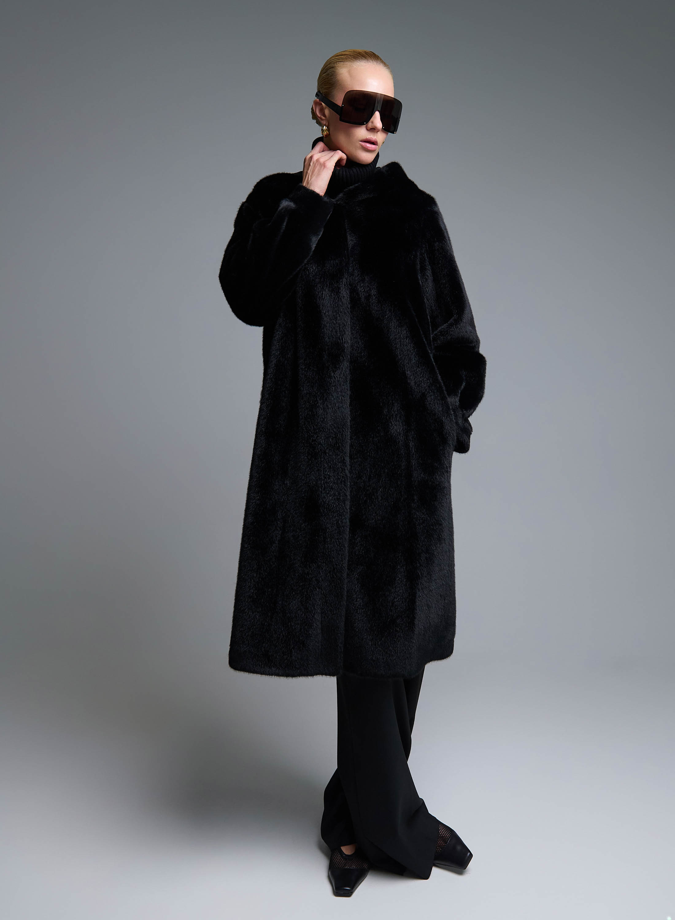 Black reversible Coat, Mouton-eco Fur, with hood Emme Marella - 6
