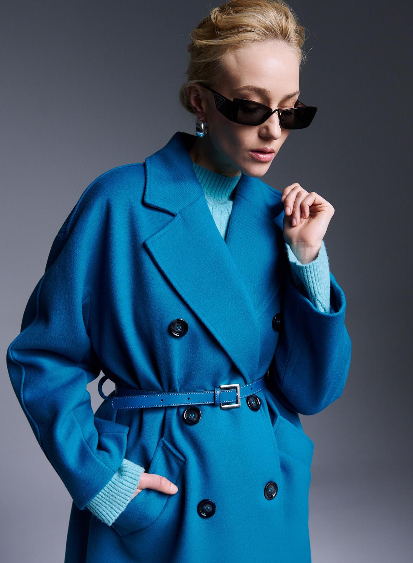 Long oversized solid-colour double-breasted coat with belt - 4