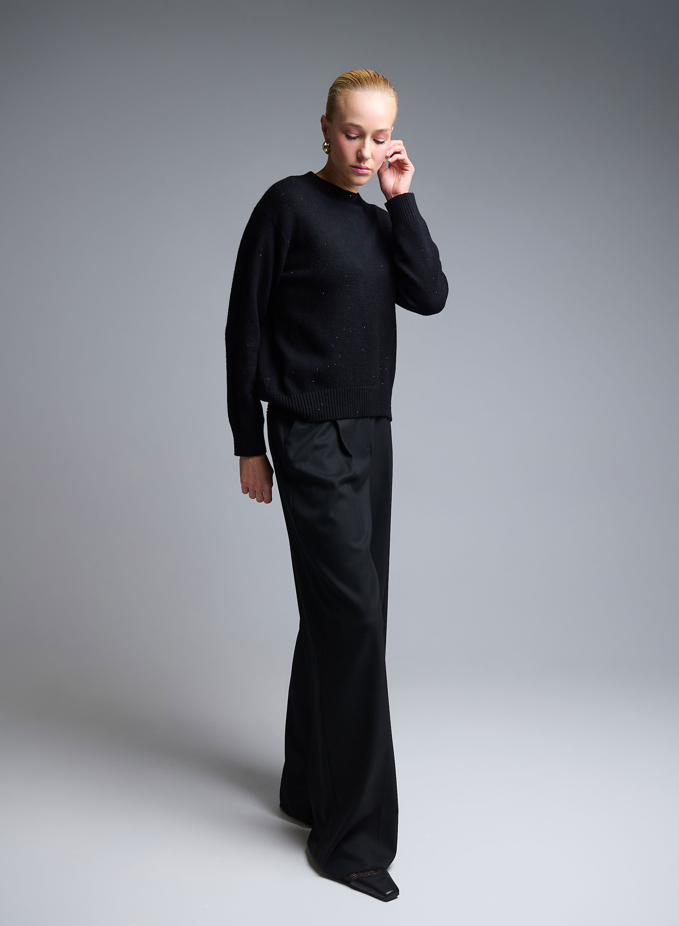 Μαύρο Πουλόβερ με στρογγυλή λαιμόκοψη και μικρά στρας Valentina Milano - 1