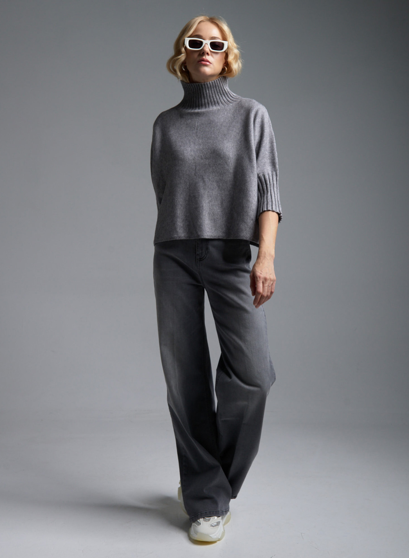 Grey lose fit, turtleneck Sweater with three-quarters sleeves Cosmoda - 1