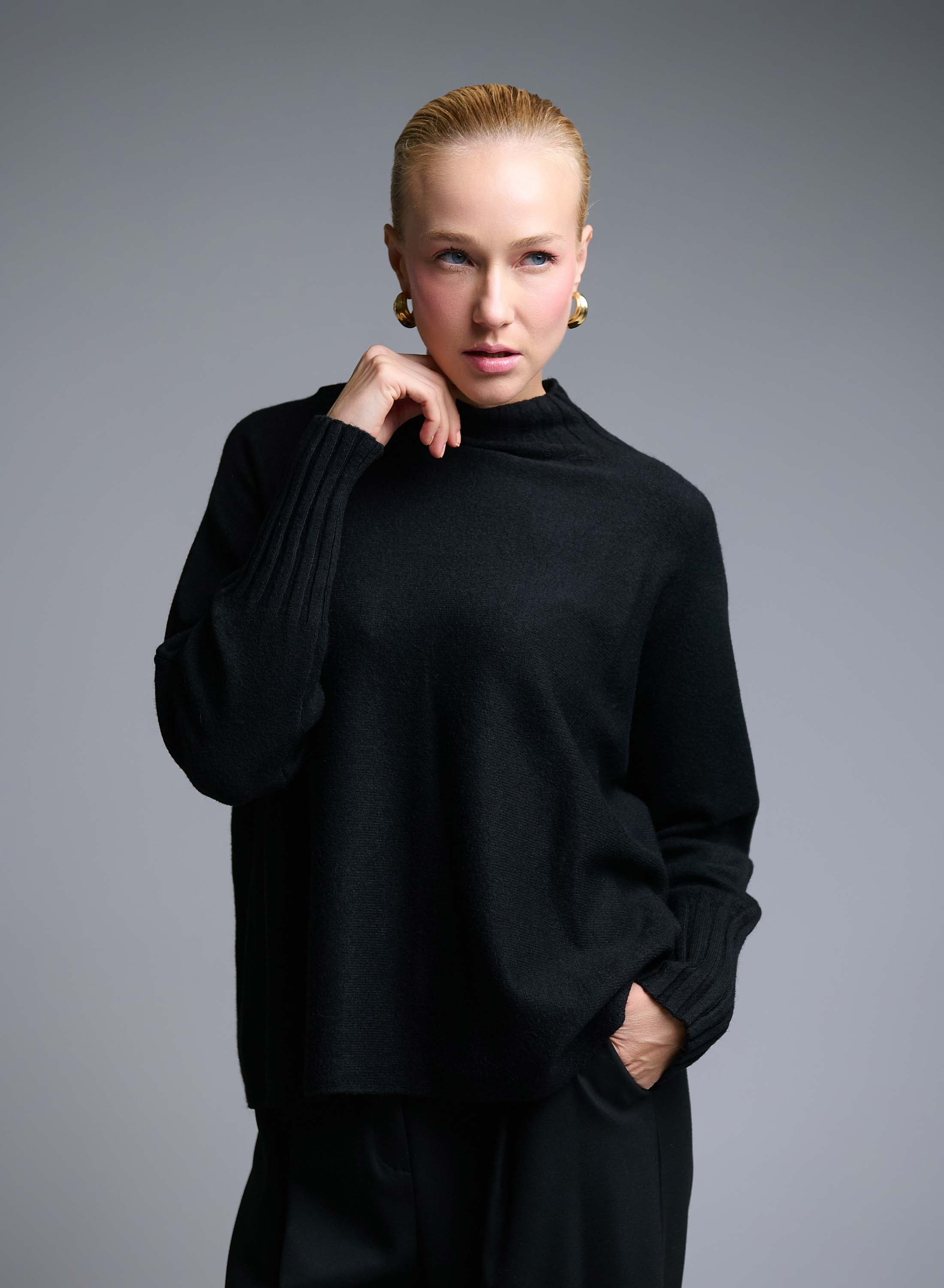 Μαύρο Πουλόβερ ημιζιβάγκο σε χαλαρή γραμμή Valentina Milano - 1