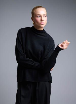 Μαύρο Πουλόβερ ημιζιβάγκο σε χαλαρή γραμμή Valentina Milano - 50158