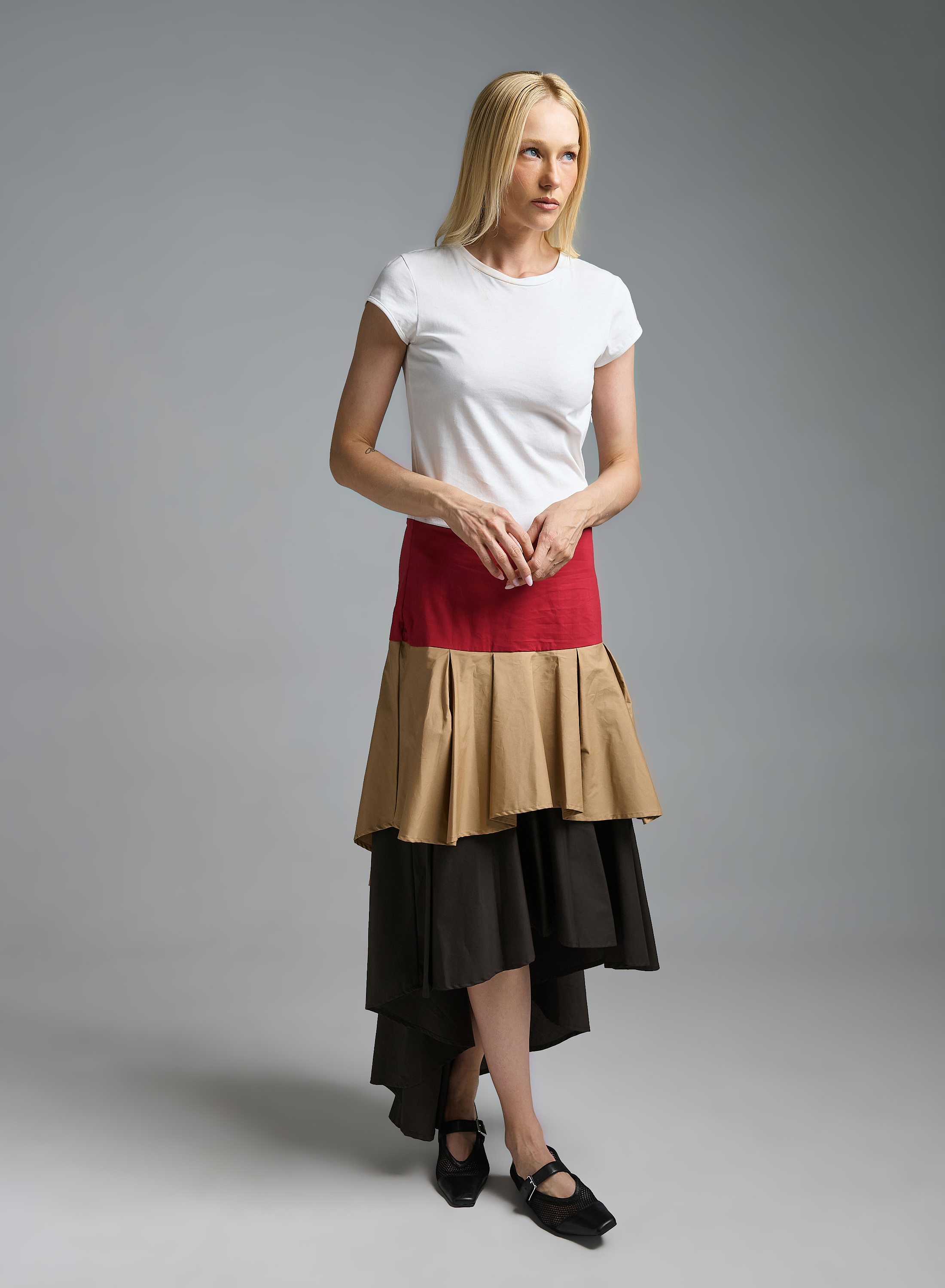 White-Camel-Red-Chocolate Dress with short sleevess wit two different fabrics and with ruffles Motel - 1