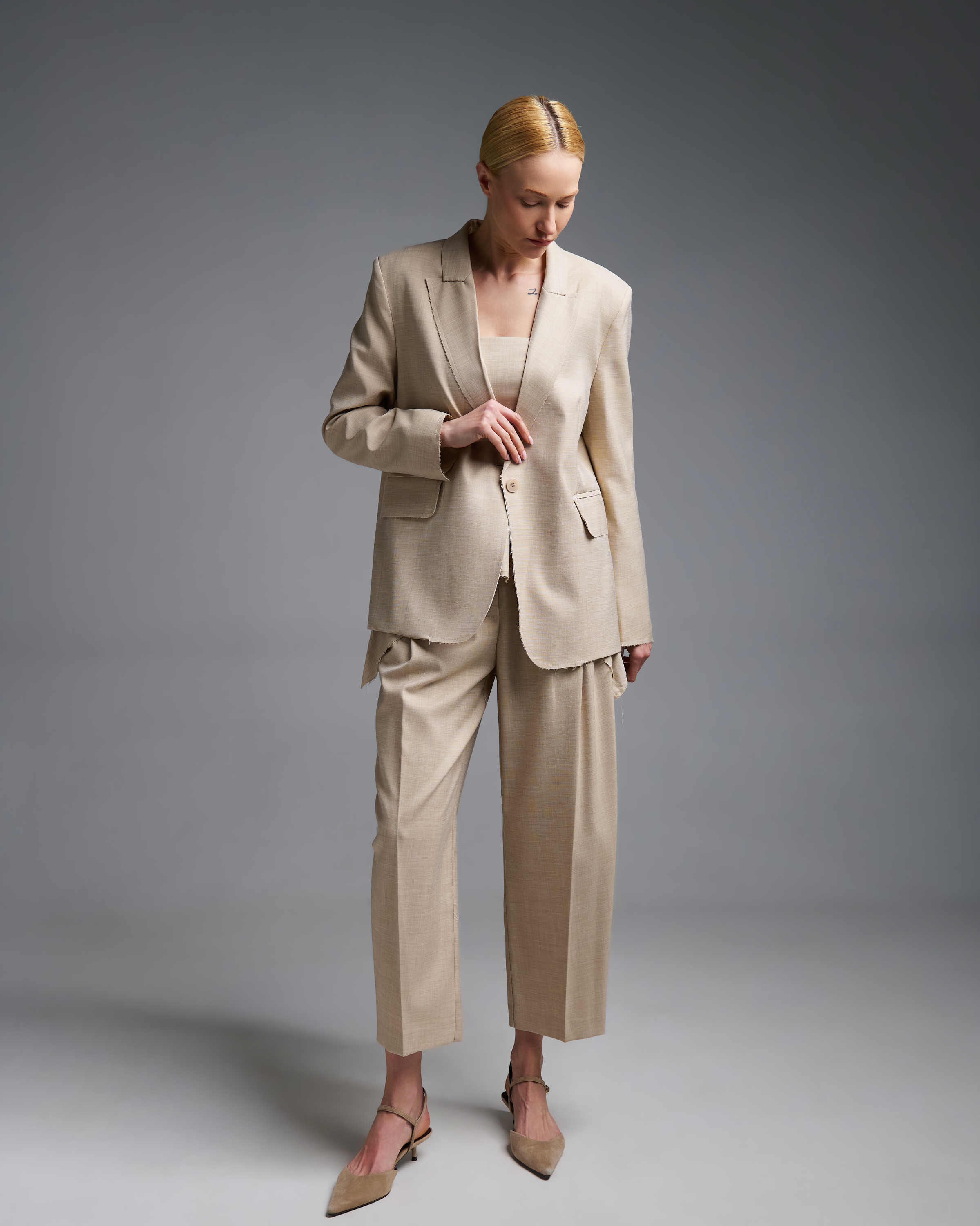 Beige single buttoned Jacket with raw edge hems Vicolo - 3