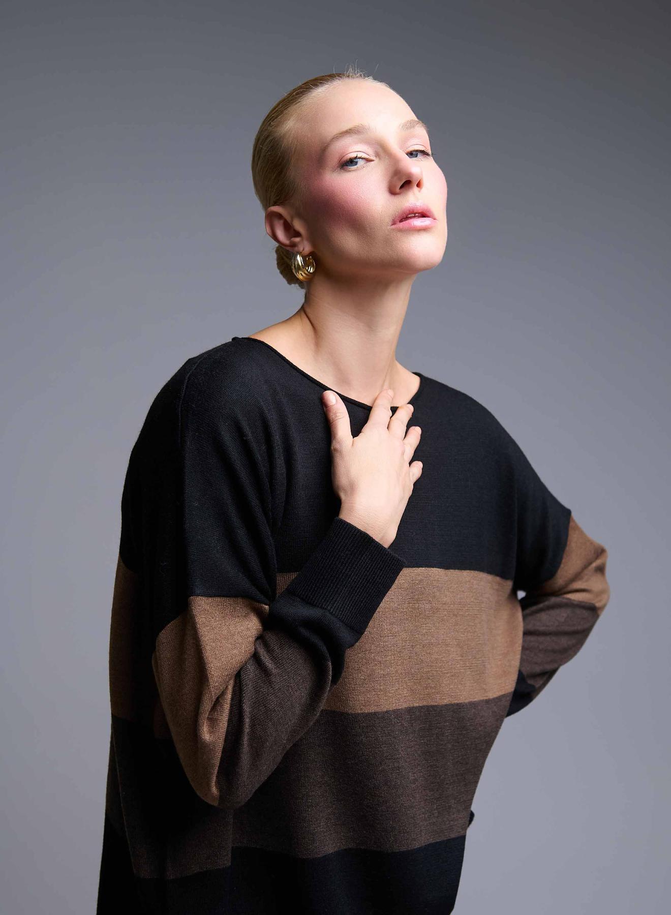 Black-Brown loose fit Sweater with wide stripes See - 4