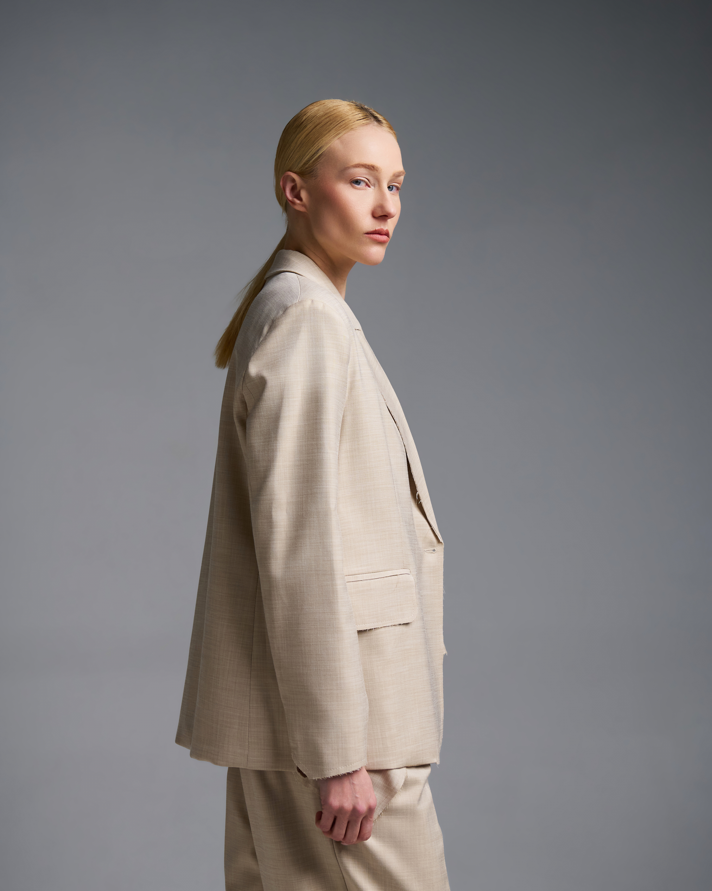 Beige single buttoned Jacket with raw edge hems Vicolo - 6
