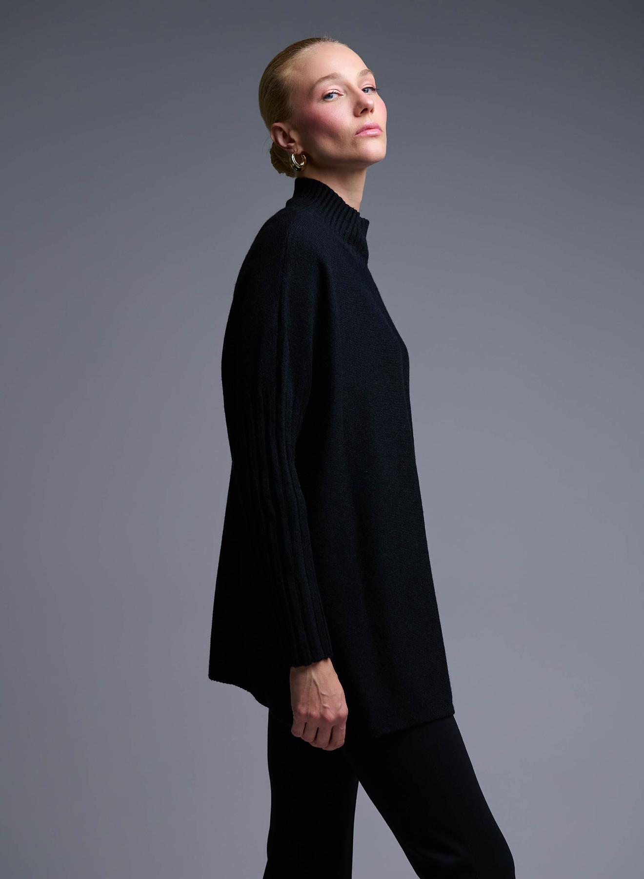 Copy of Black high neck loose fit Sweater La Liberta - 5