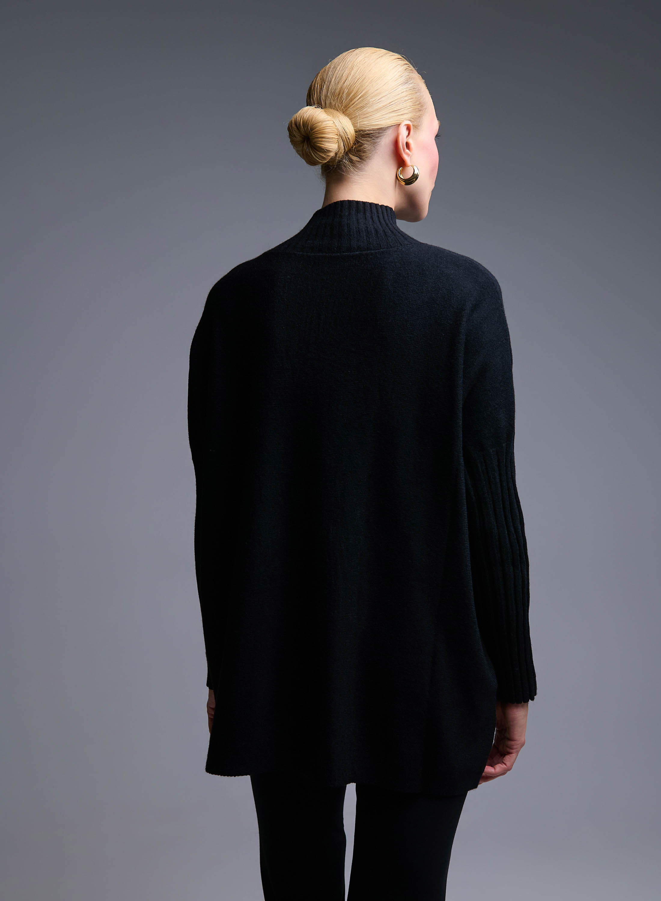 Copy of Black high neck loose fit Sweater La Liberta - 5