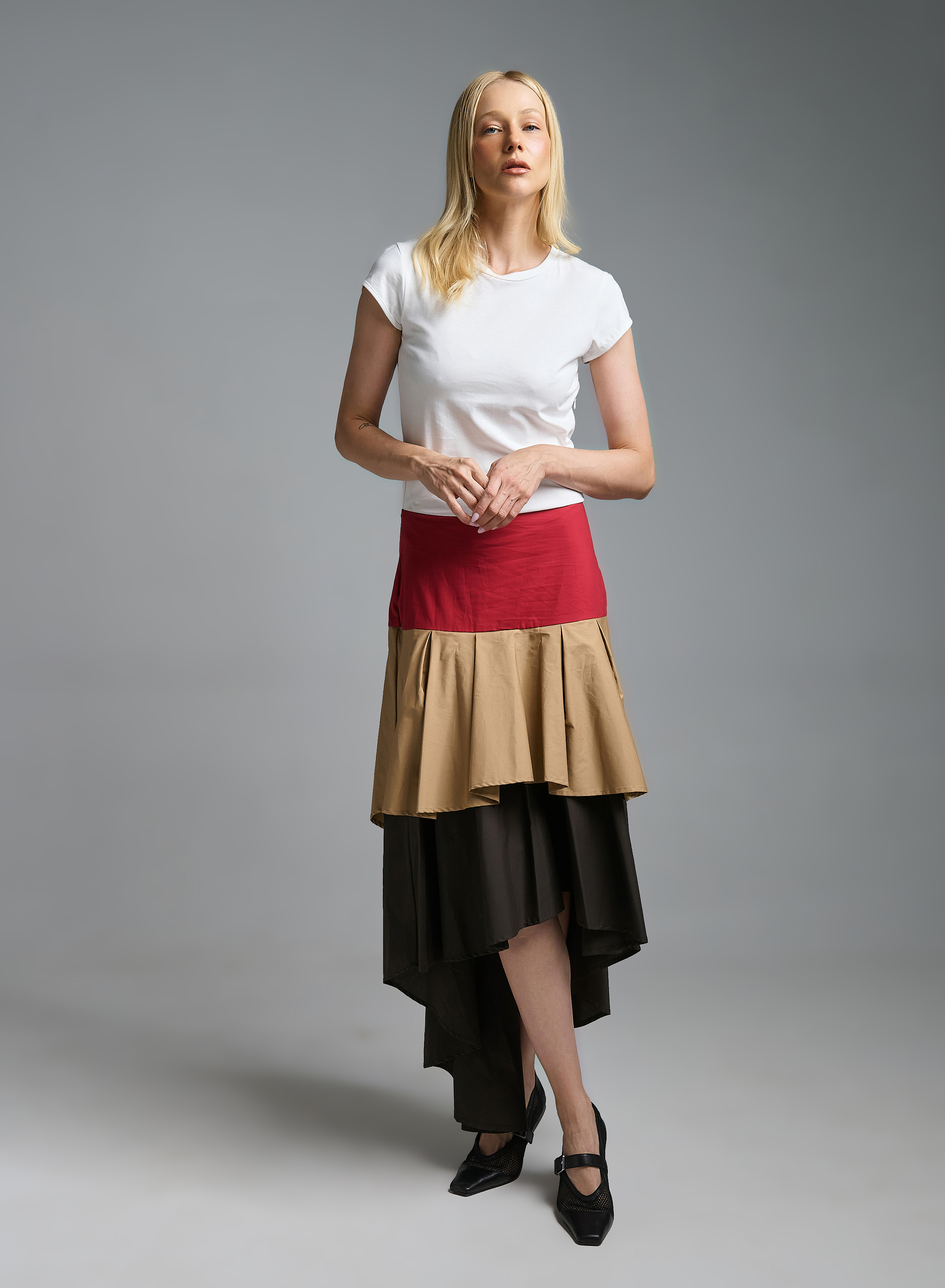 White-Camel-Red-Chocolate Dress with short sleevess wit two different fabrics and with ruffles Motel - 2