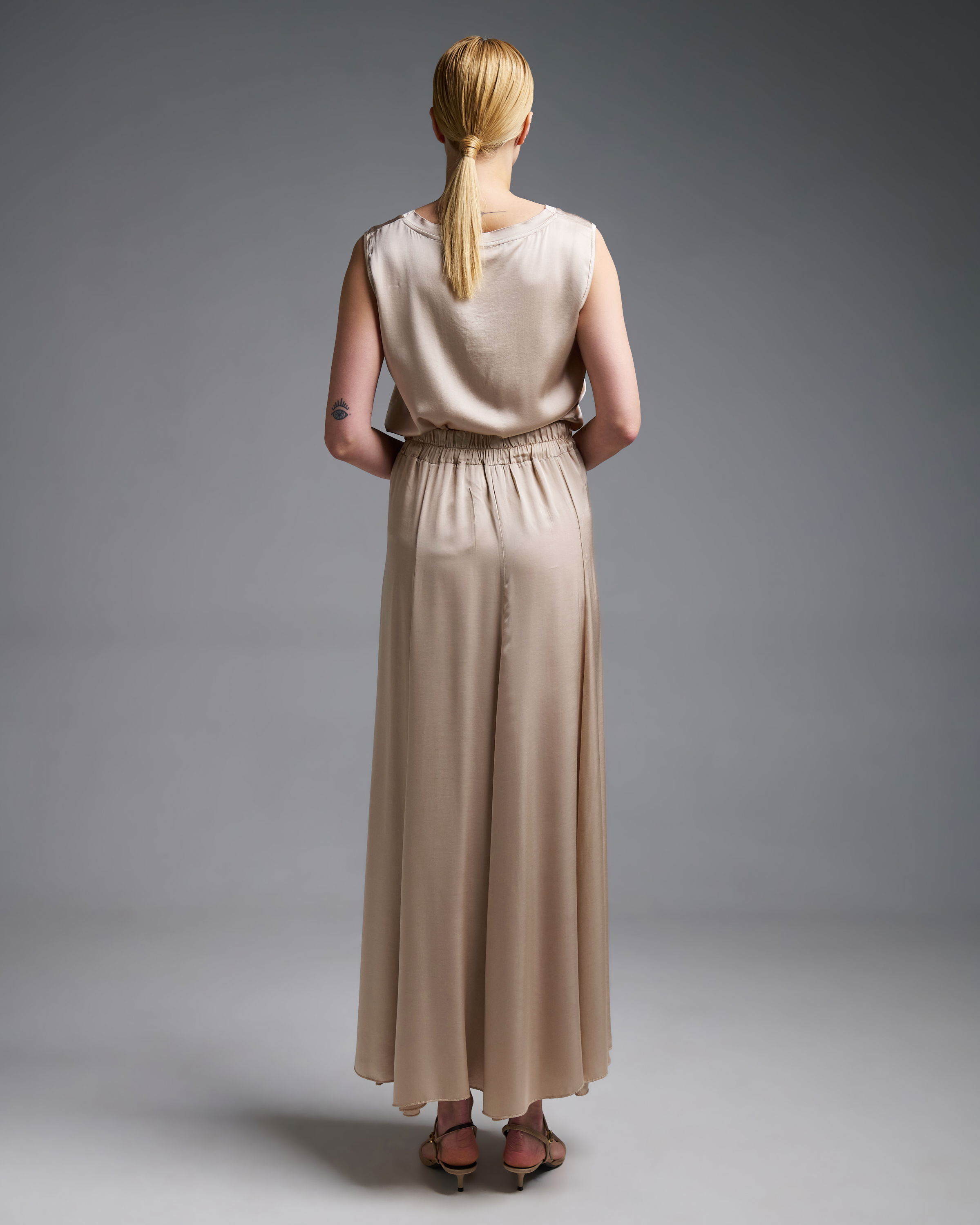 Μπεζ silky touch Φούστα με λάστιχο πίσω στη μέση Vicolo - 5