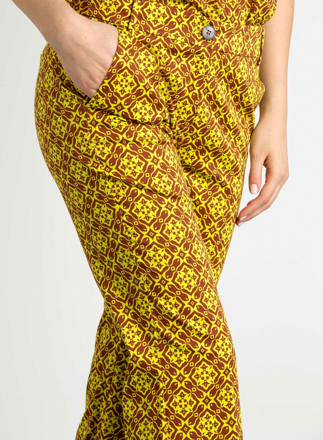 Slightly-flare-fit patterned trousers - 2