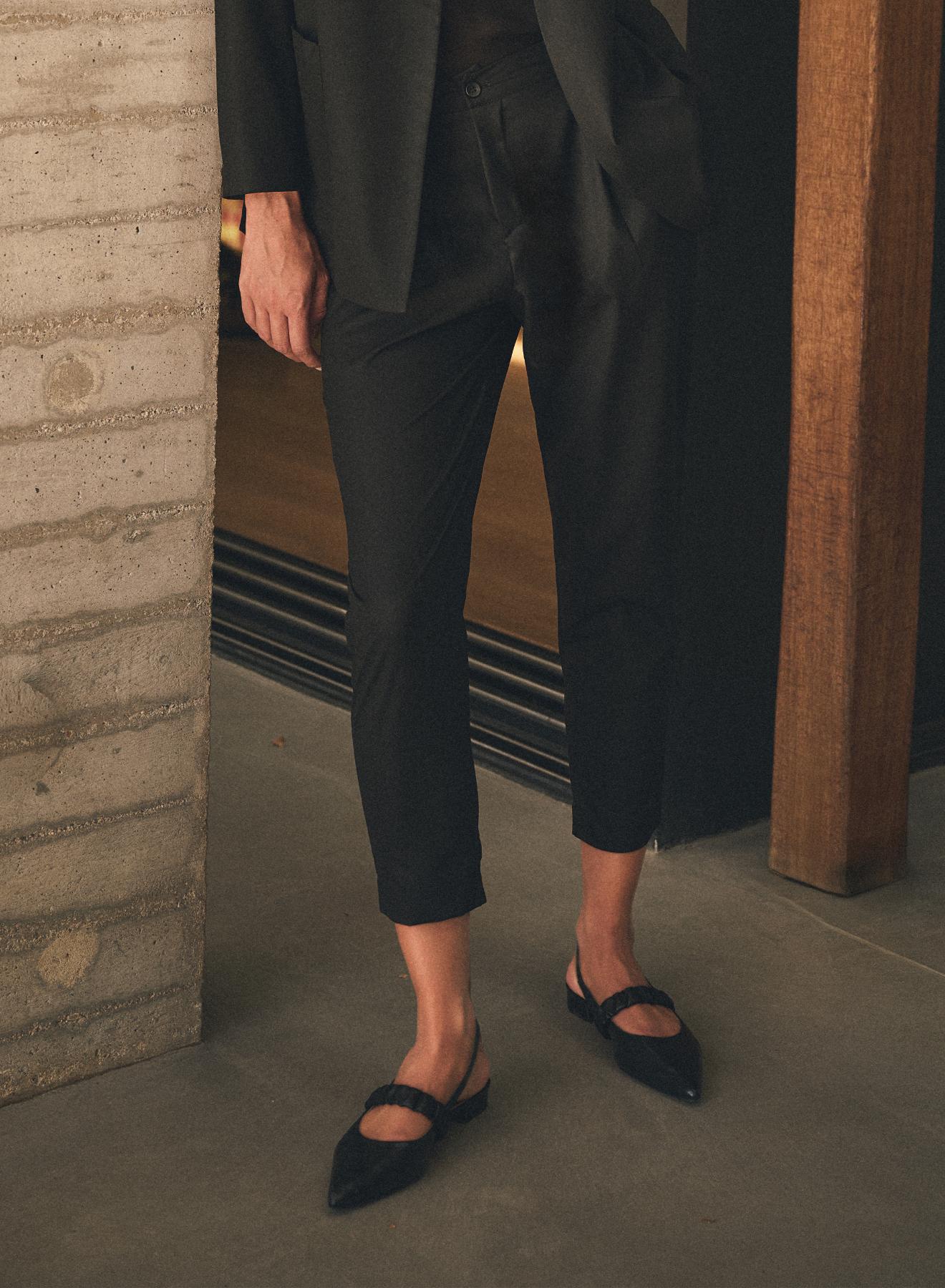 Black Trousers with pleats and with elasticated rear waistband Milla - 2